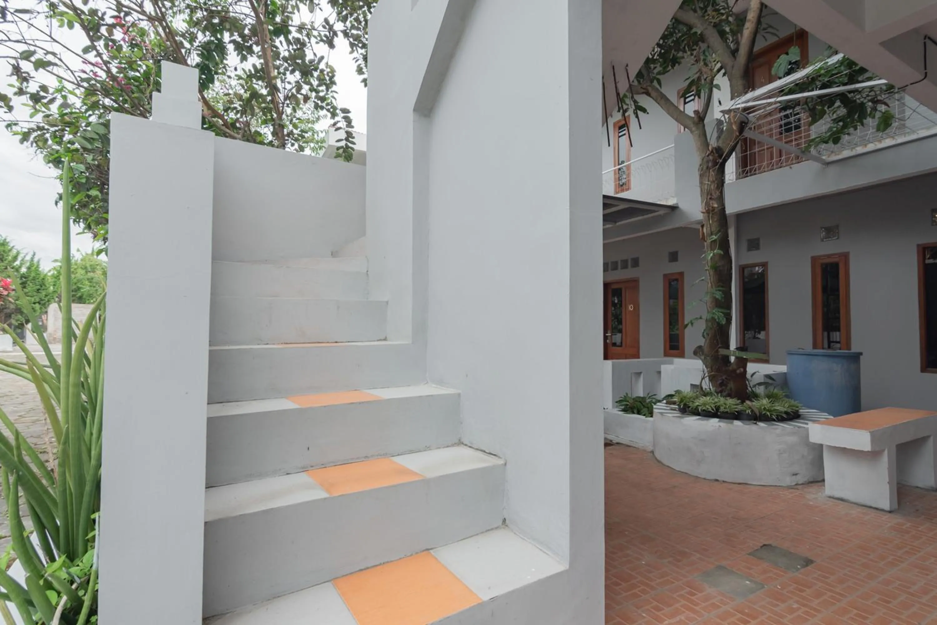 Lembur Kiwari Setra Duta Mitra RedDoorz