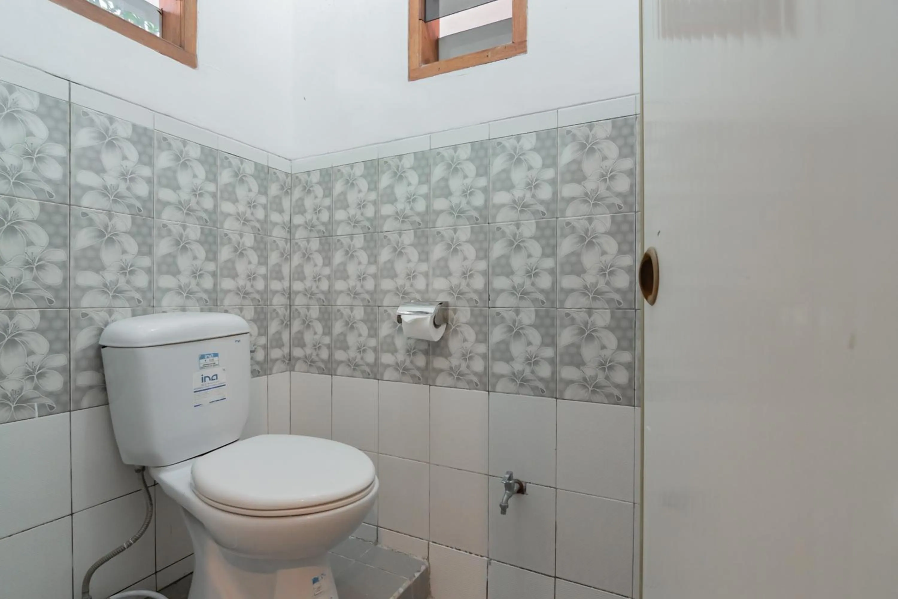 Lembur Kiwari Setra Duta Mitra RedDoorz