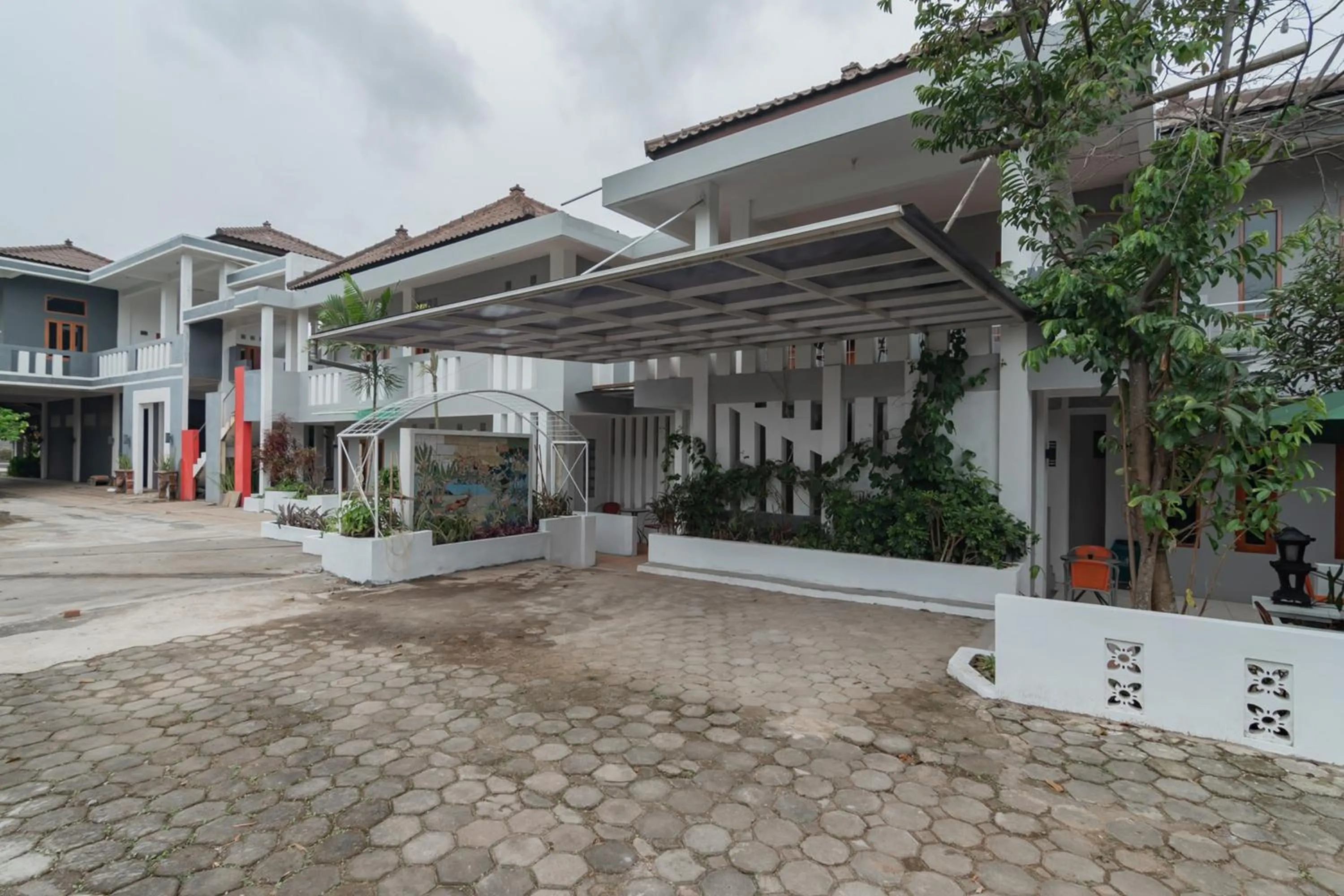 Lembur Kiwari Setra Duta Mitra RedDoorz