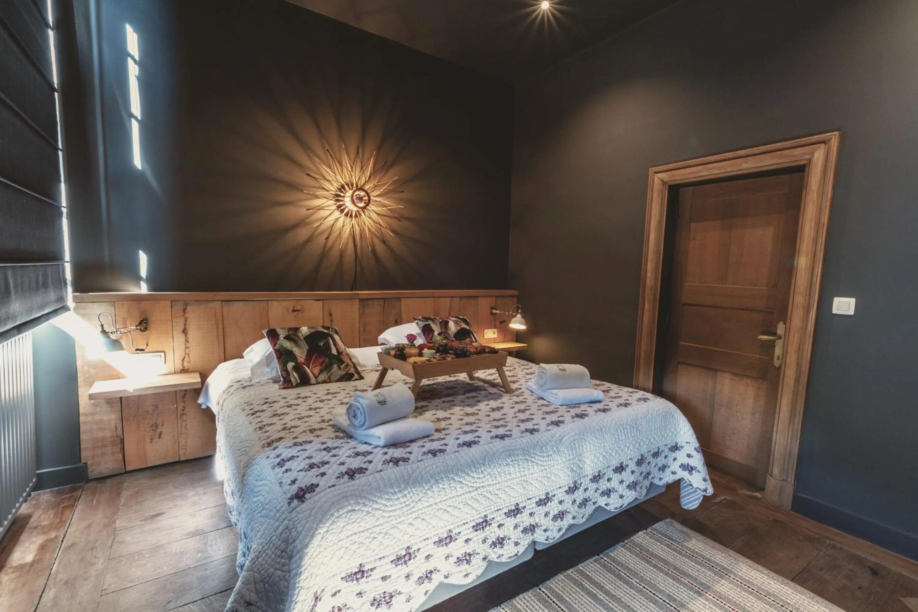 Photo of the whole room, Bed in Domaine Sur Les Sarts