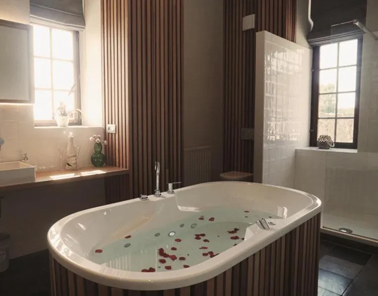 Hot Tub in Domaine Sur Les Sarts