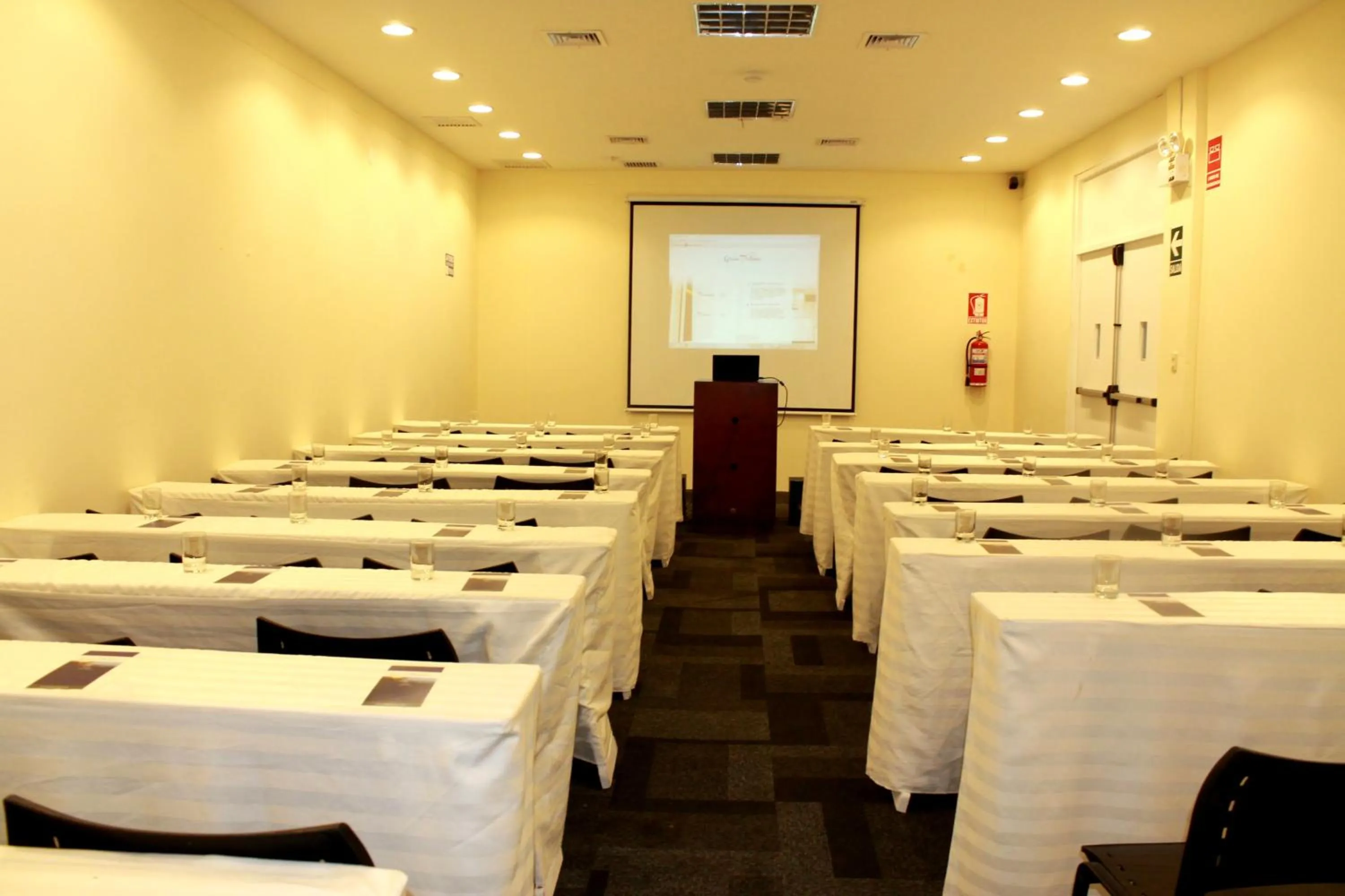 Business facilities in Hotel Gran Palma Piura