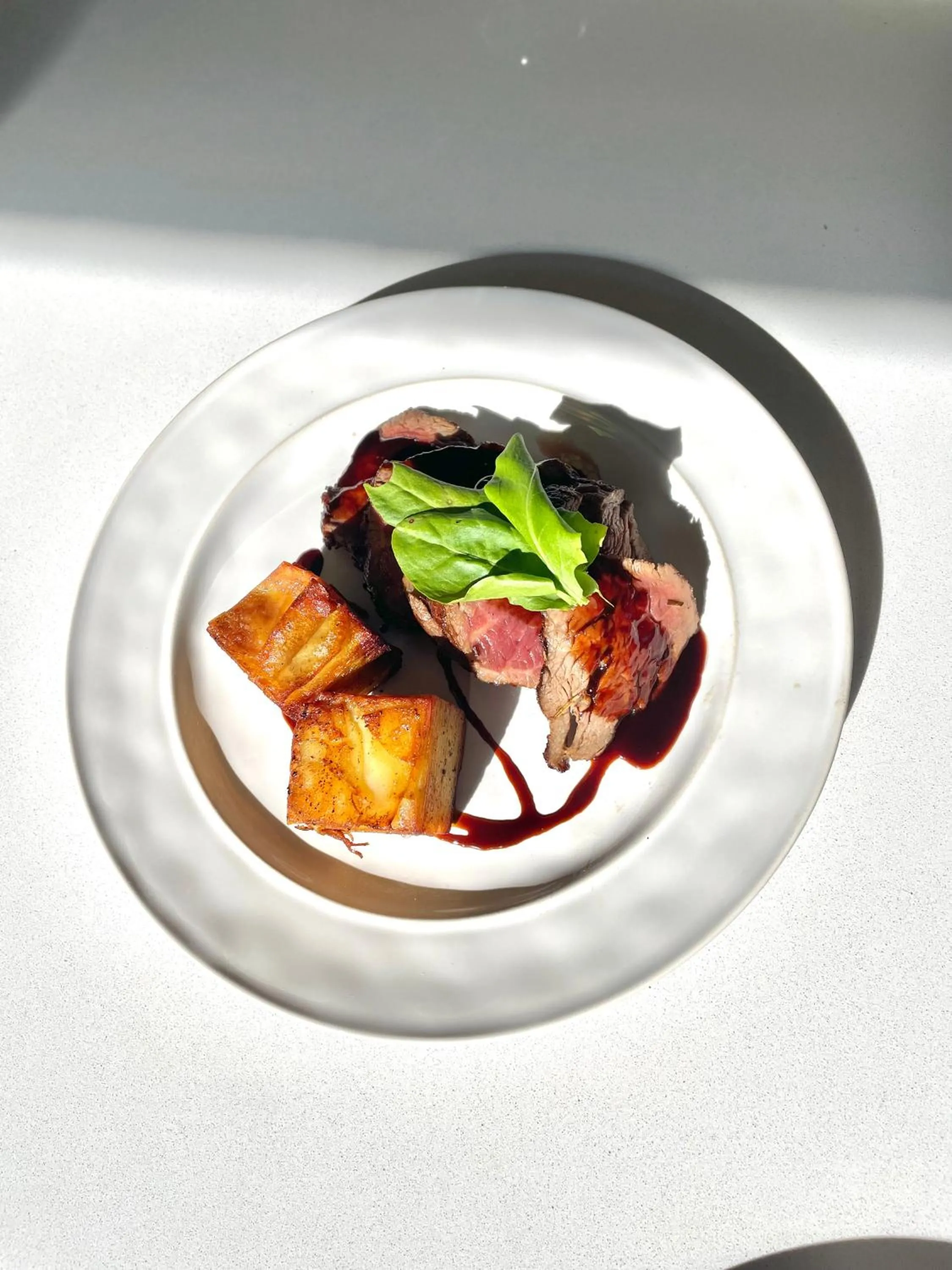 Restaurant/places to eat in Unfound Door - Design Hotel