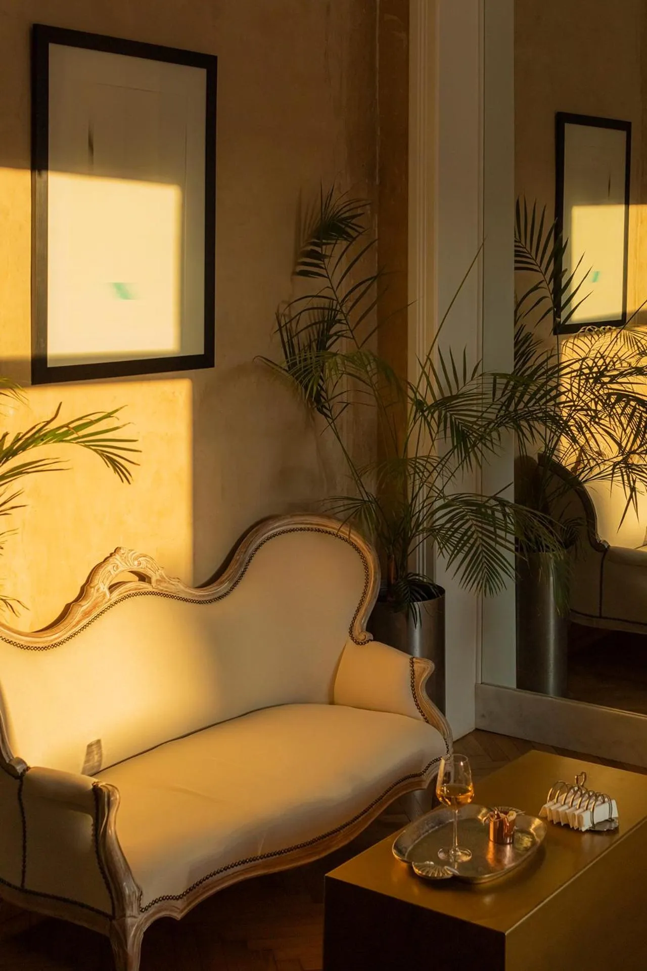 Decorative detail in Unfound Door - Design Hotel