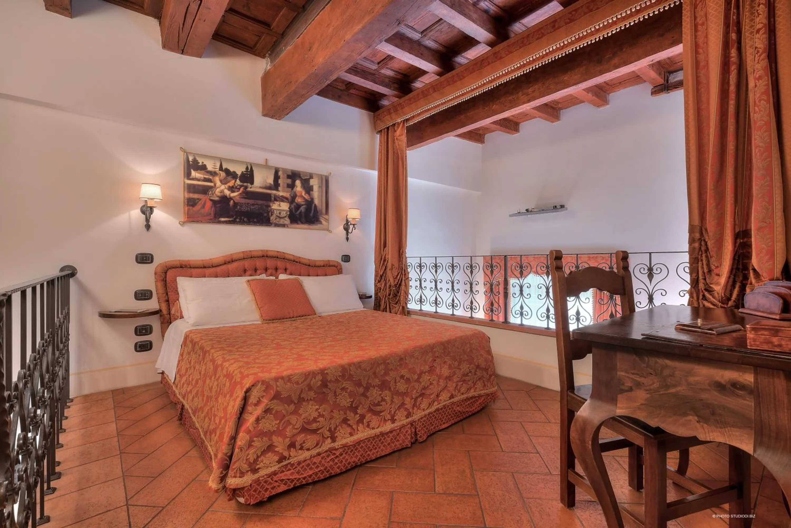 Bedroom, Bed in First of Florence