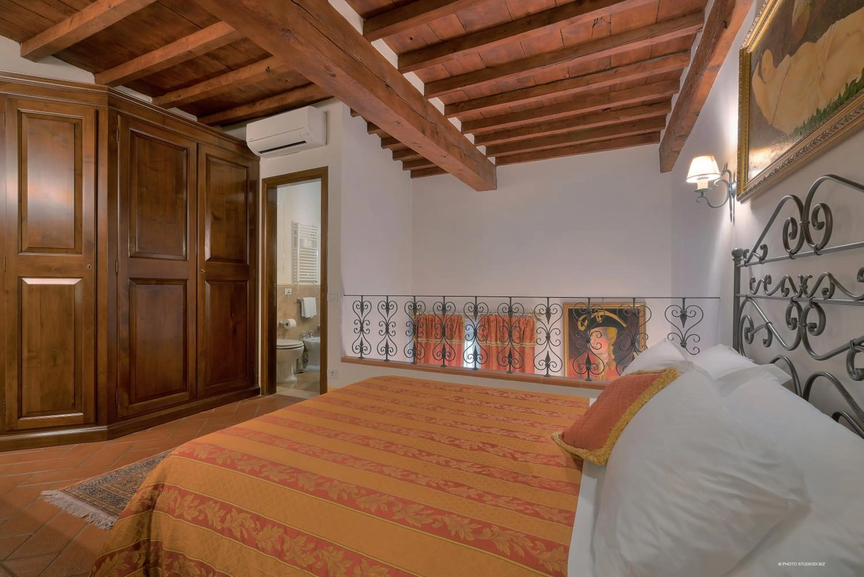 Bedroom, Bed in First of Florence