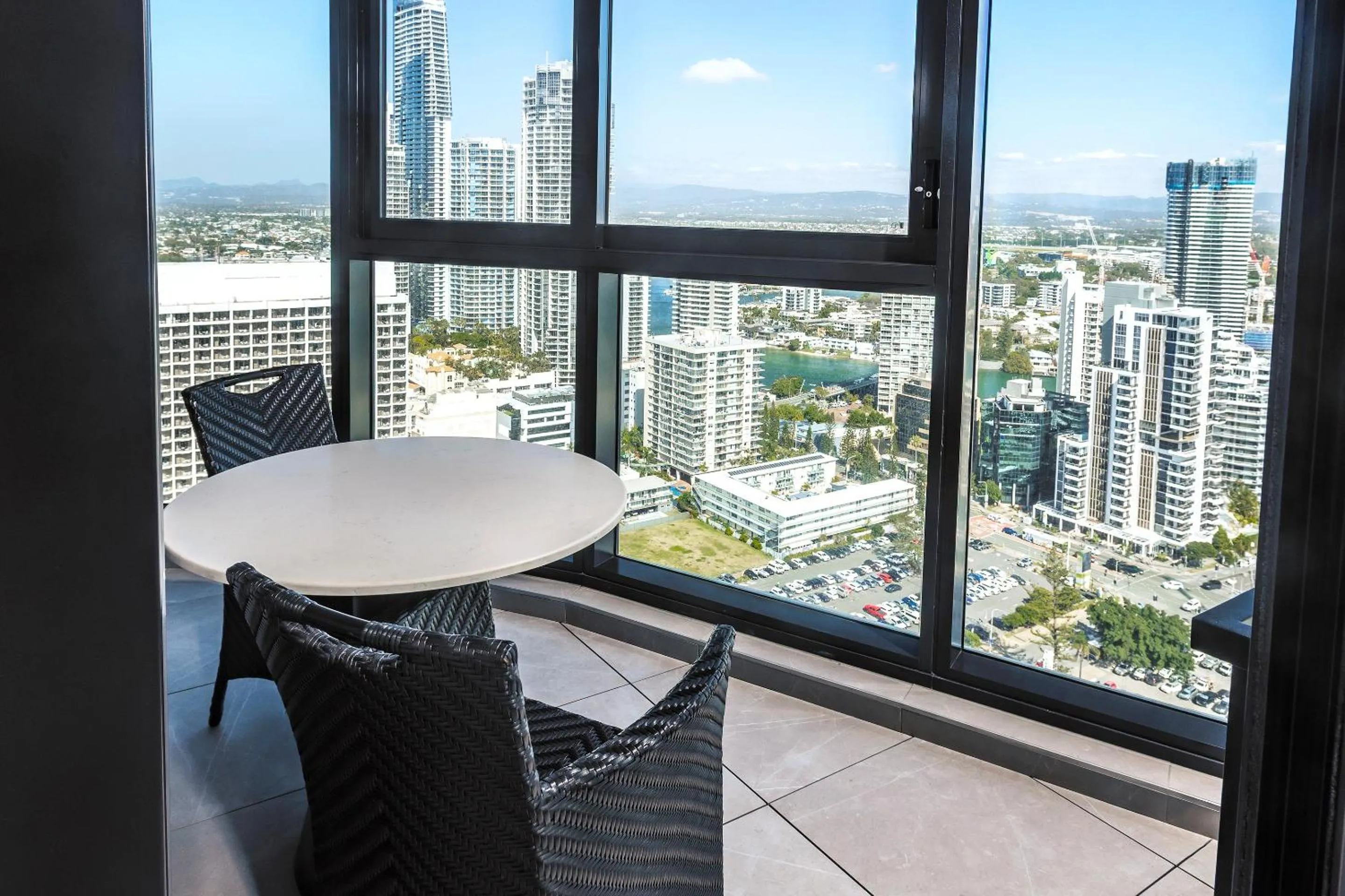 Meriton Suites Surfers Paradise