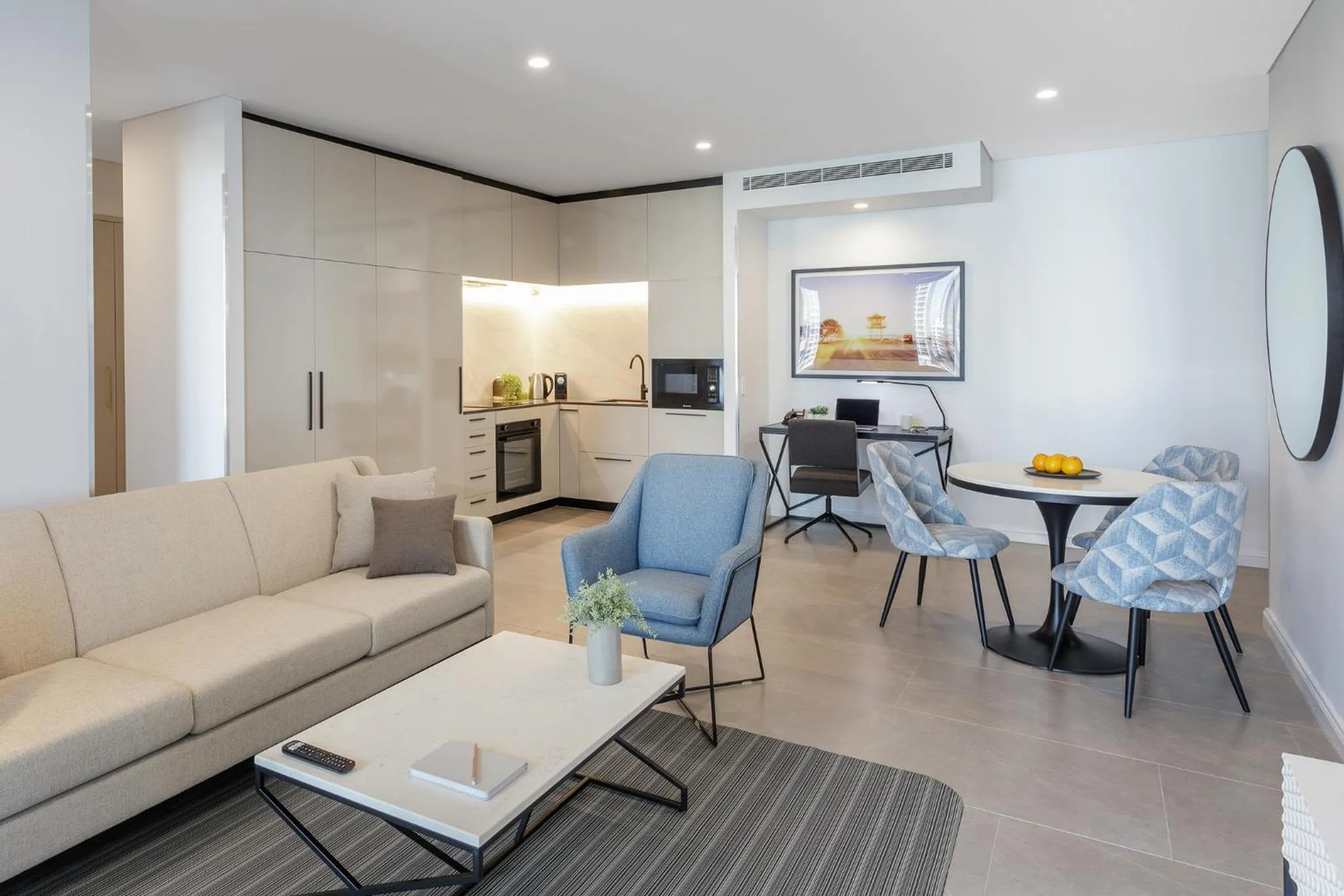 TV and multimedia in Meriton Suites Surfers Paradise