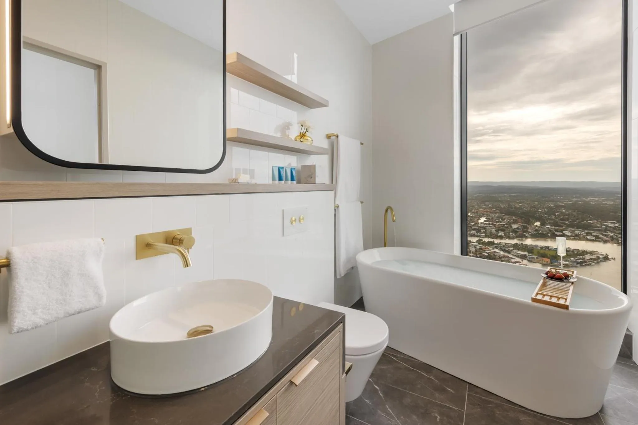 Toilet in Meriton Suites Surfers Paradise