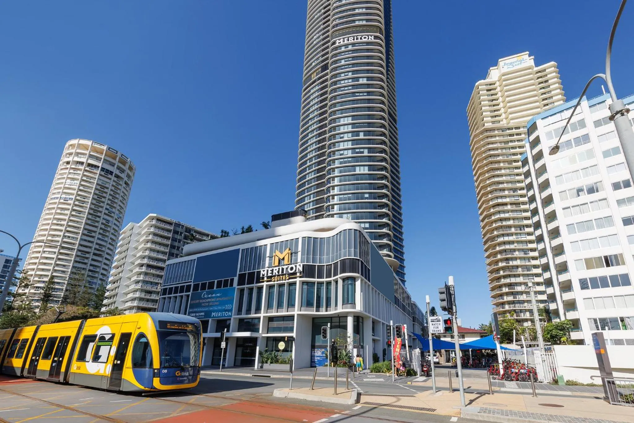 Property building in Meriton Suites Surfers Paradise