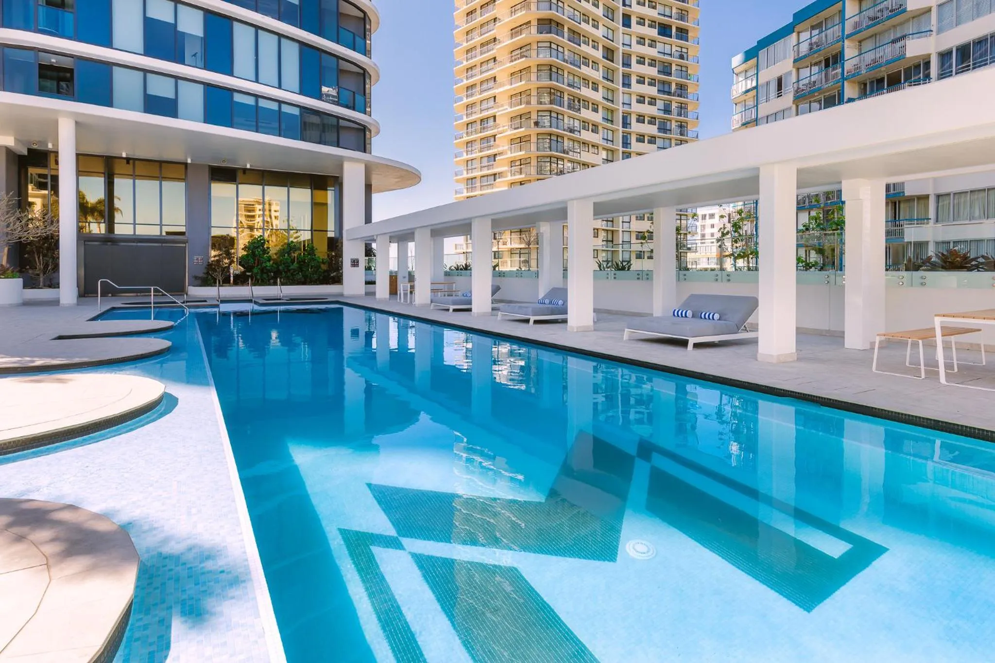 Swimming pool in Meriton Suites Surfers Paradise