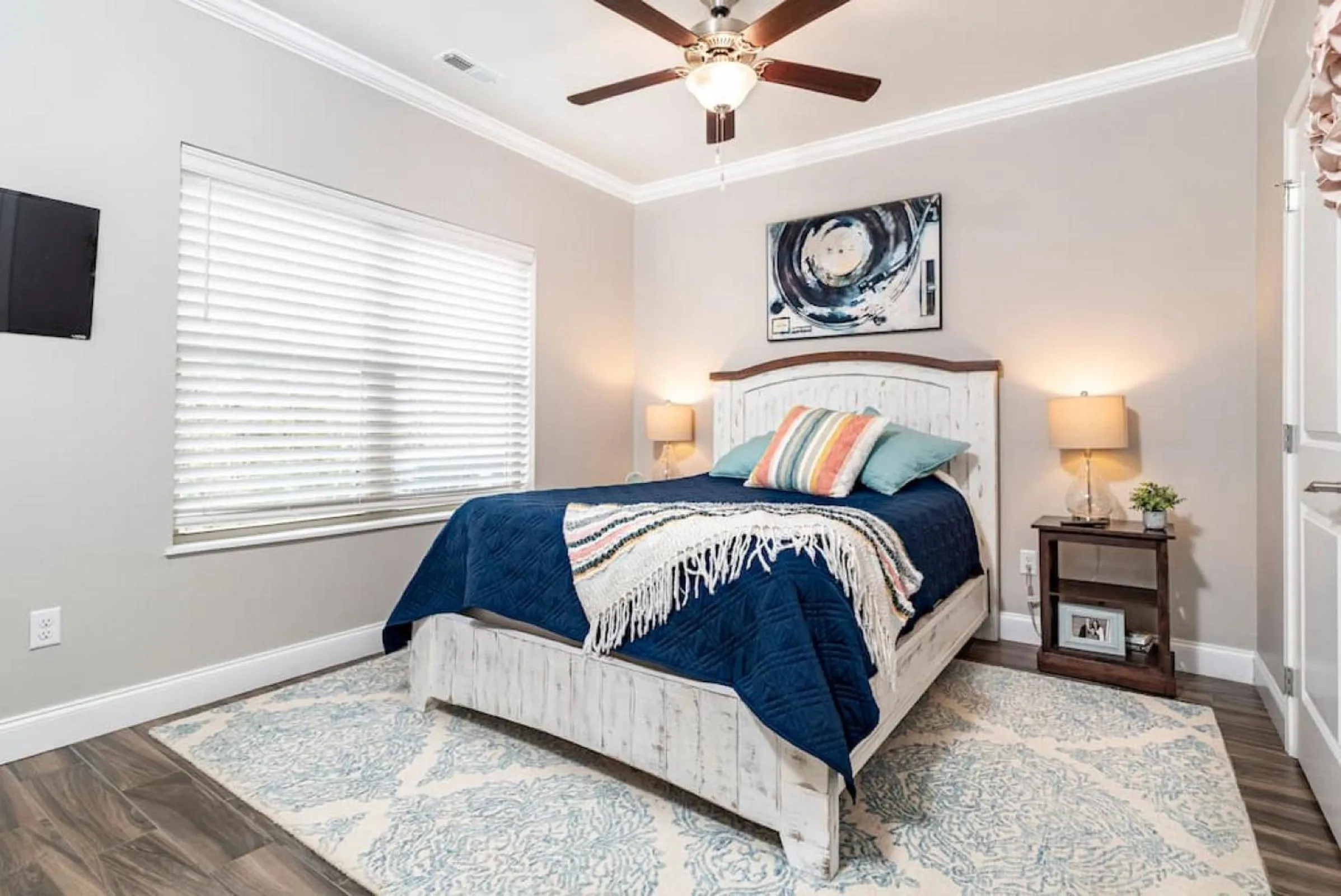 Bed in Gorgeous Cades Cove Condo with Community Pool