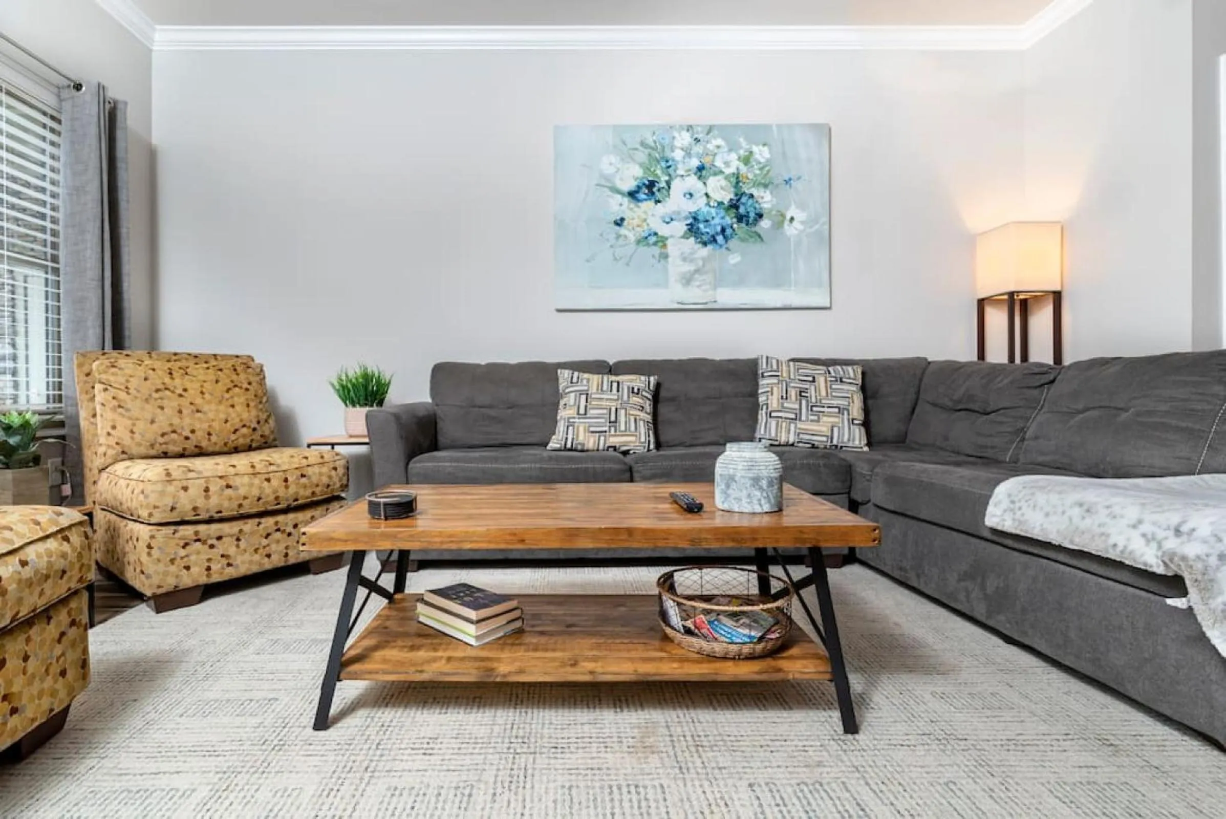 Photo of the whole room in Gorgeous Cades Cove Condo with Community Pool