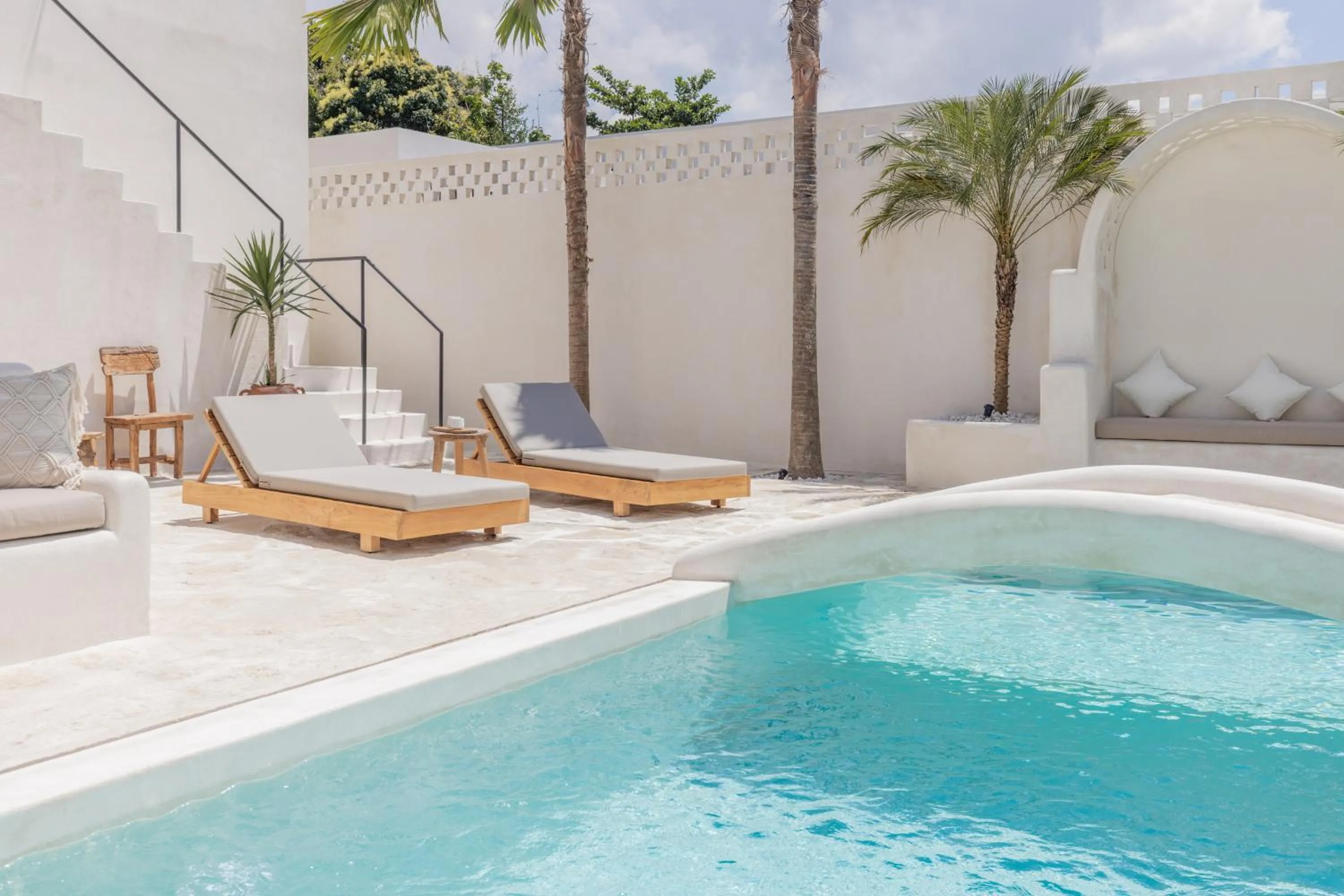 Swimming pool in YUCCA villas