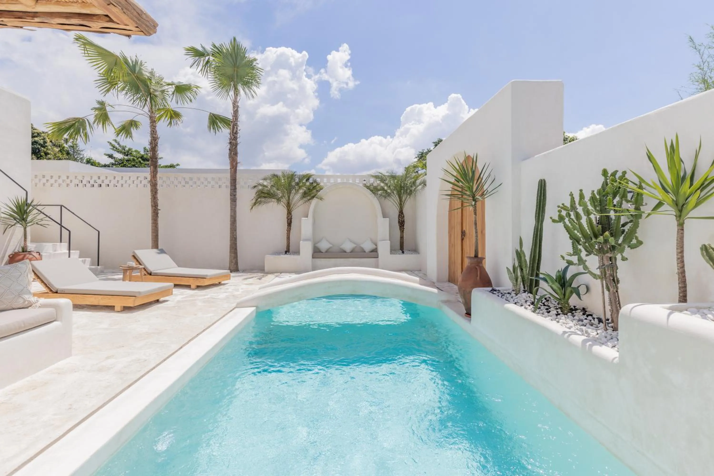 Swimming pool in YUCCA villas
