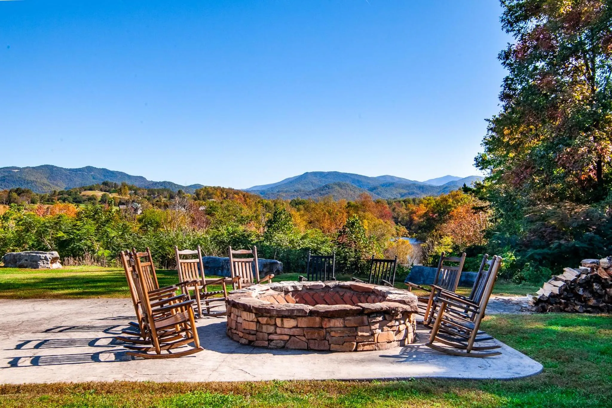 Elegant Cades Cove Condo with Community Pool