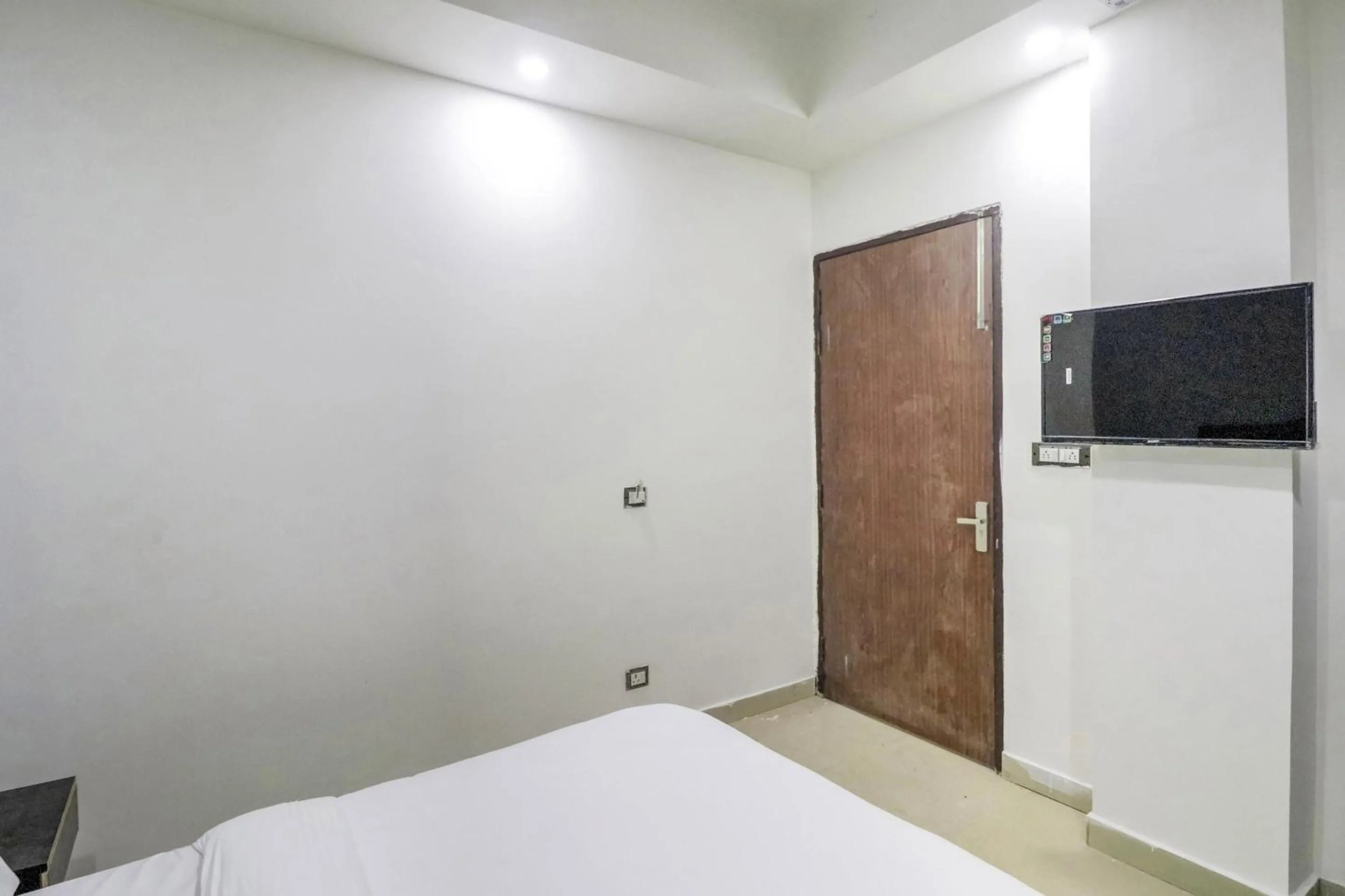 Bedroom, Bed in Collection O Mahavir Enclave Near Dashrath Puri Metro Station