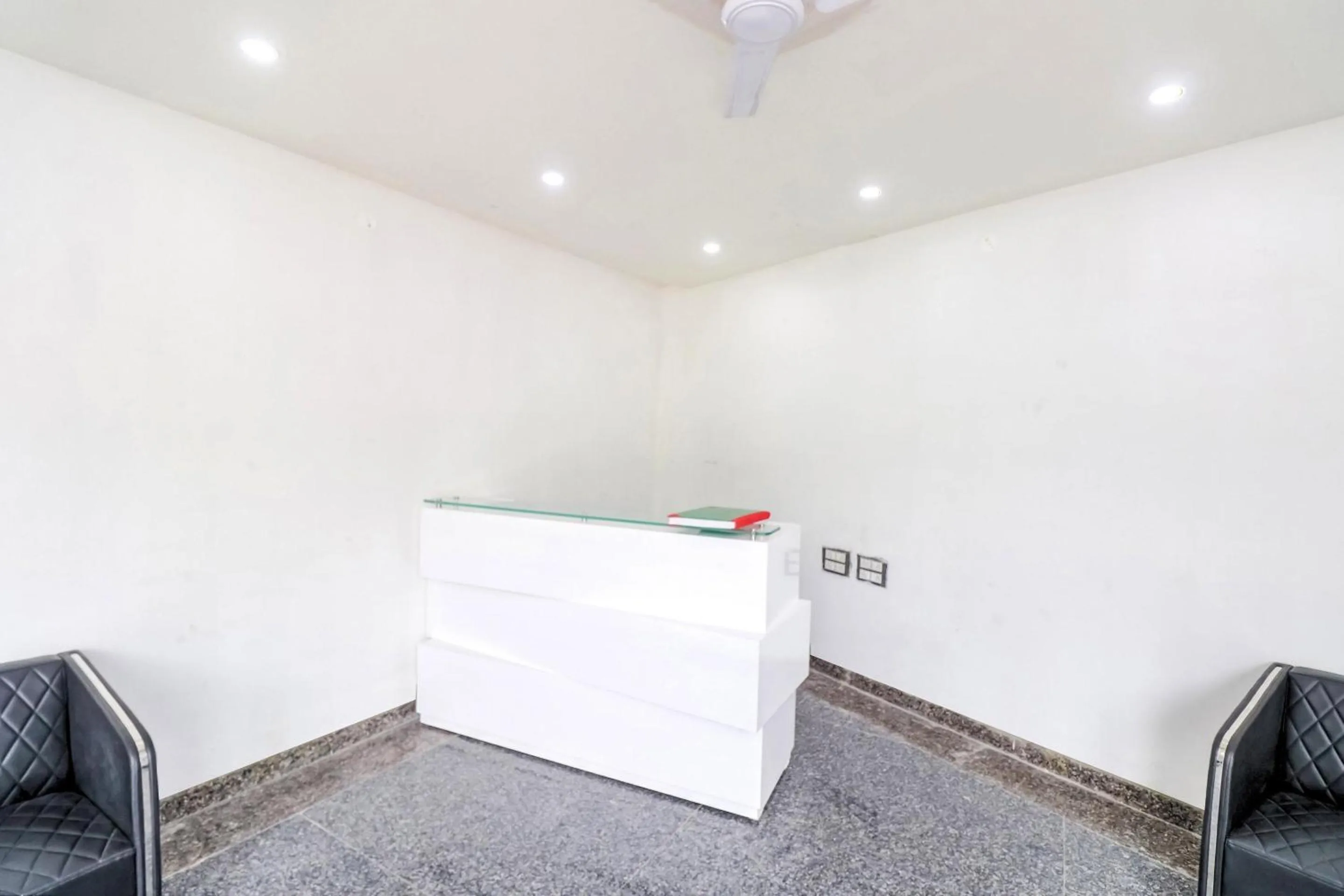 Lobby or reception in Collection O Mahavir Enclave Near Dashrath Puri Metro Station