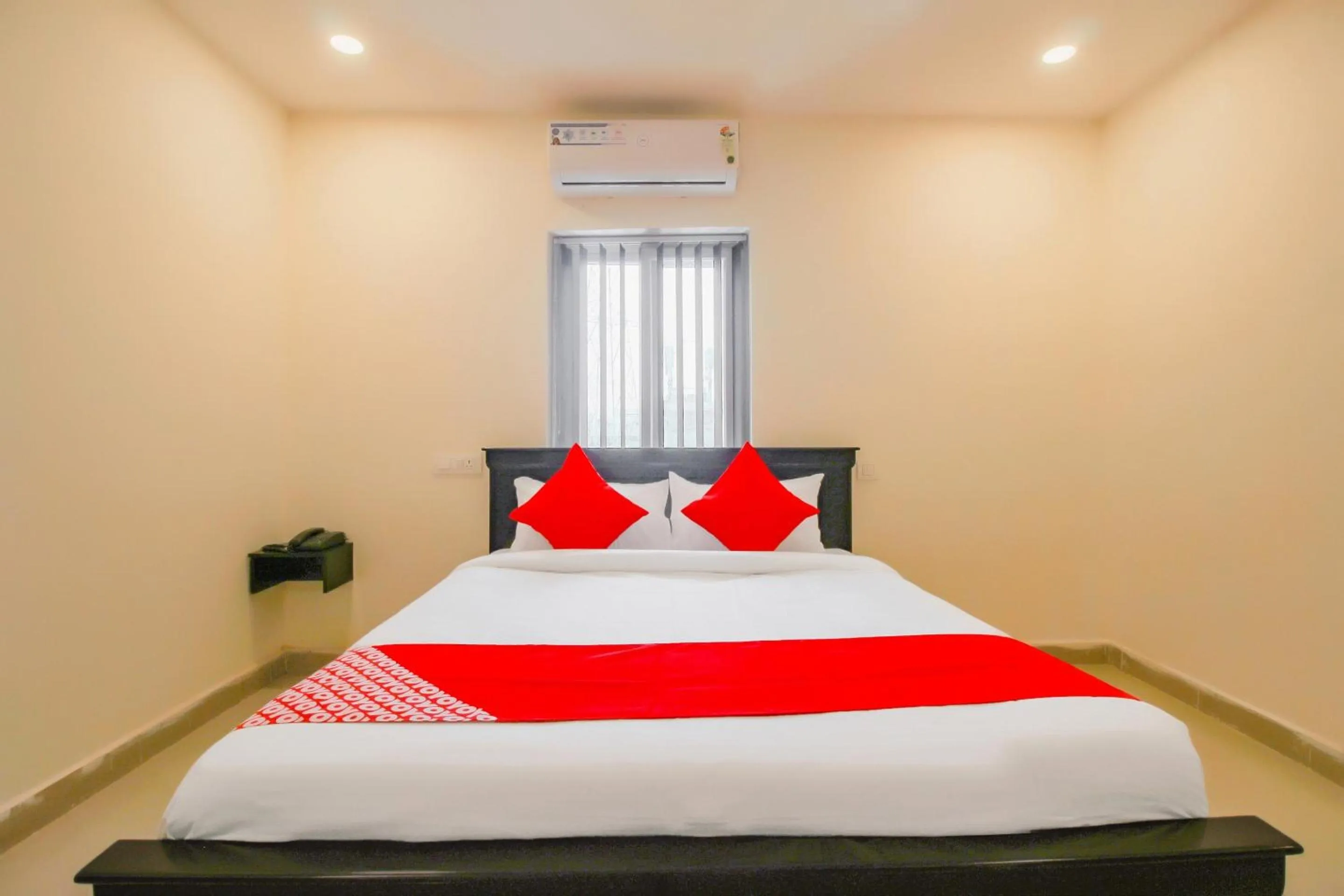 Bedroom, Bed in SPOT ON Pnd Complex