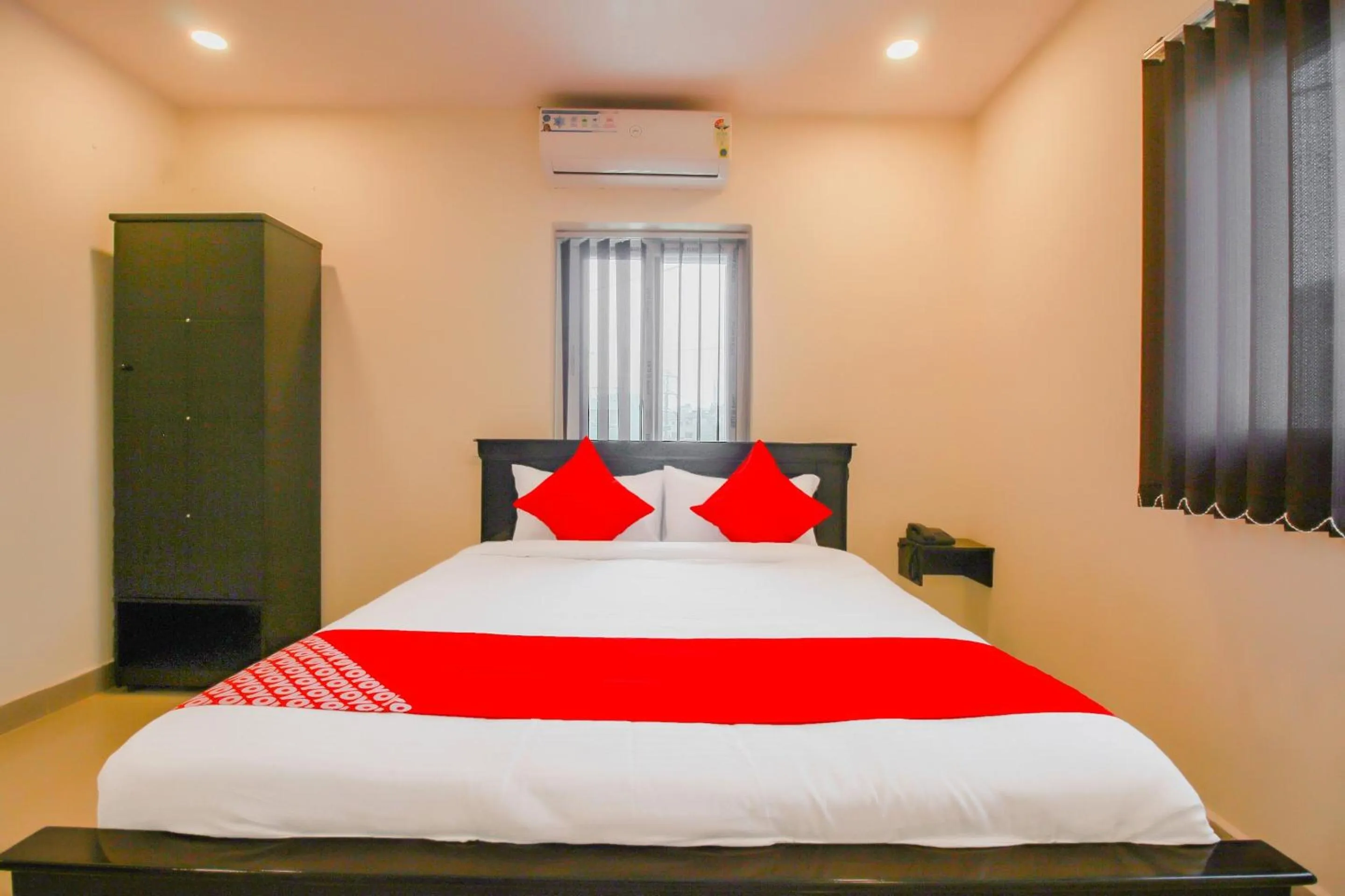 Bedroom, Bed in SPOT ON Pnd Complex