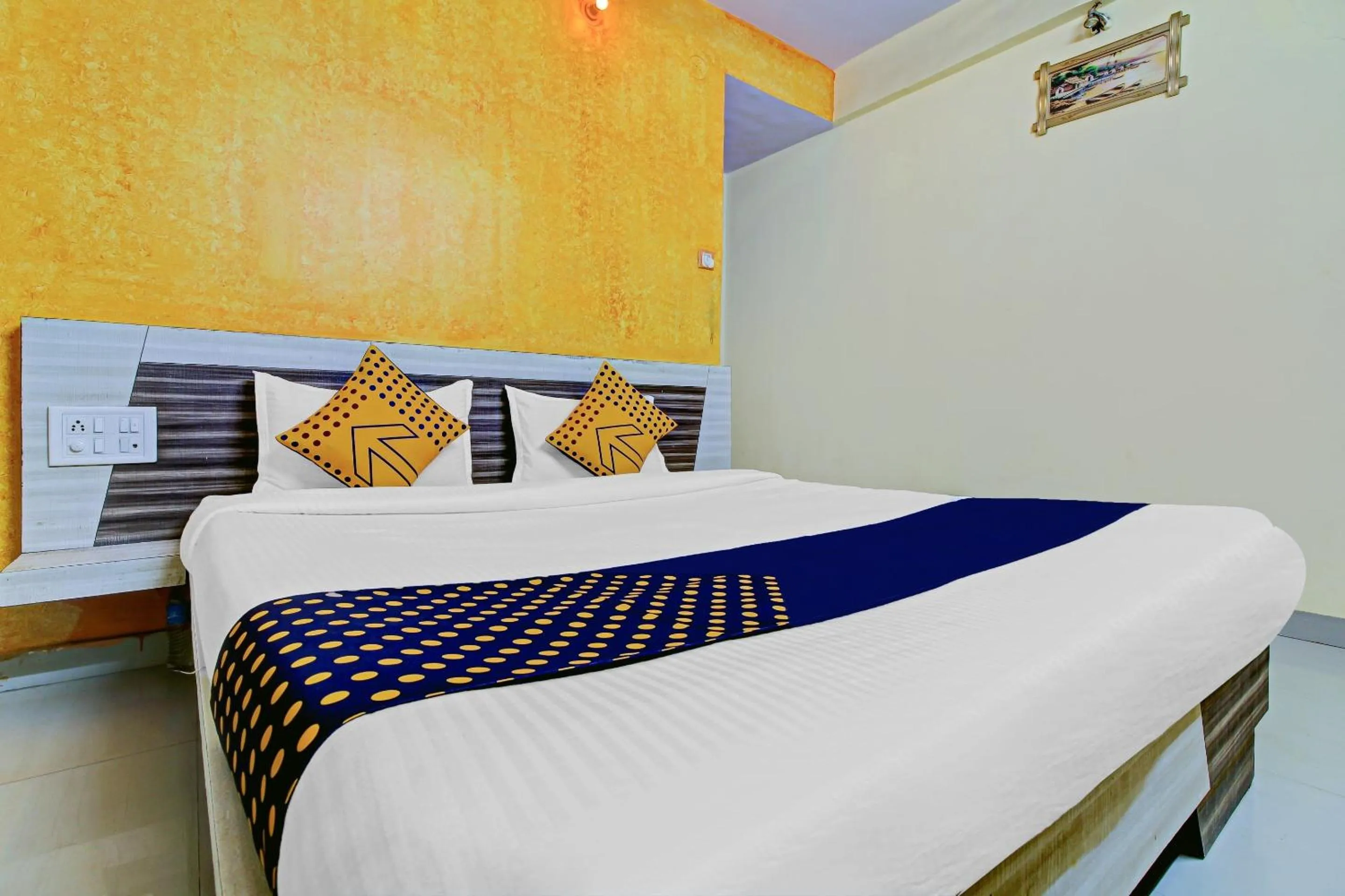 Bedroom in SPOT ON Shreekrupa