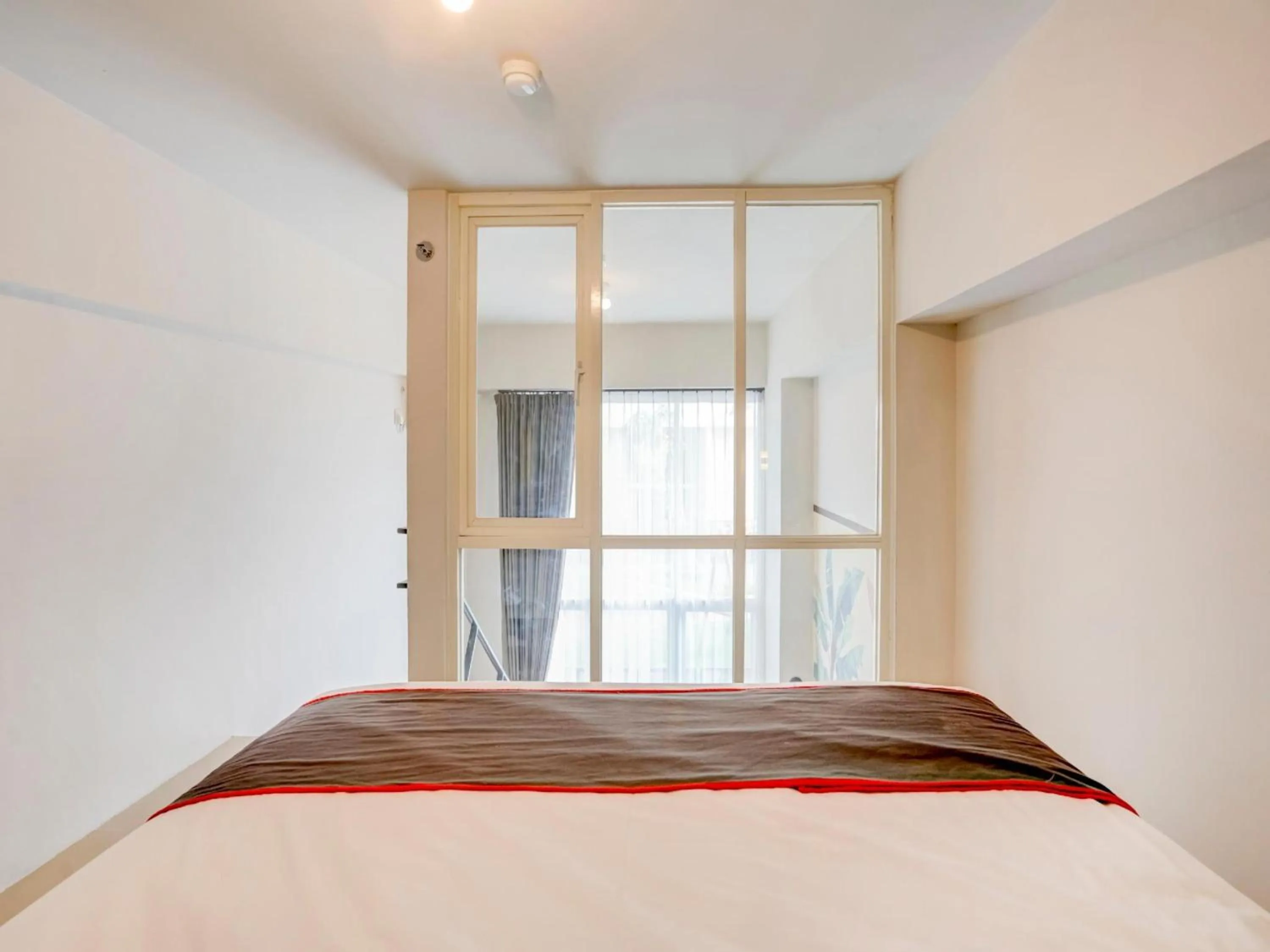 Bedroom, Bed in Collection O 30 Amega Crown Sub