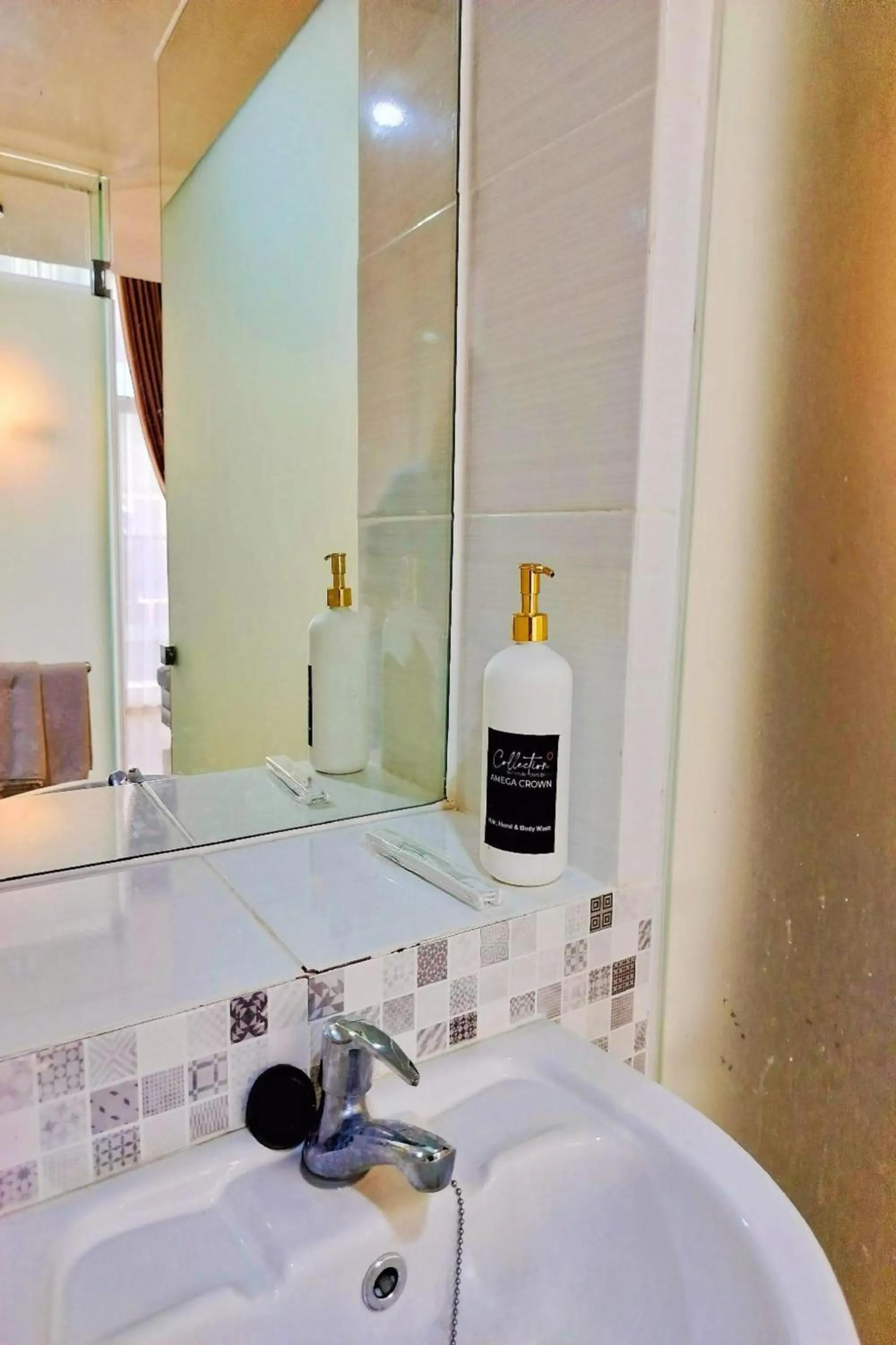 Bathroom in Collection O 30 Amega Crown Sub