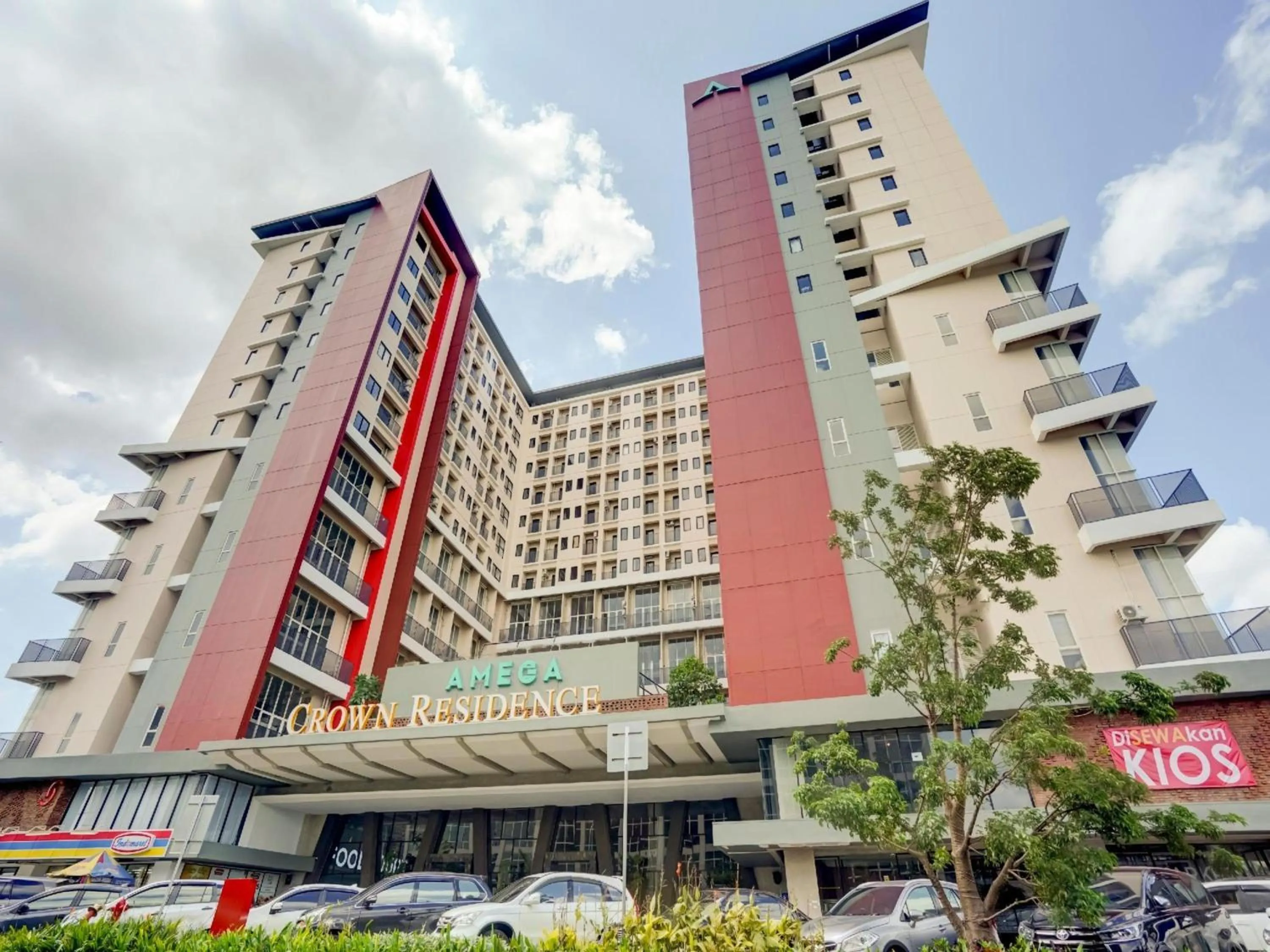 Neighbourhood in Collection O 30 Amega Crown Sub