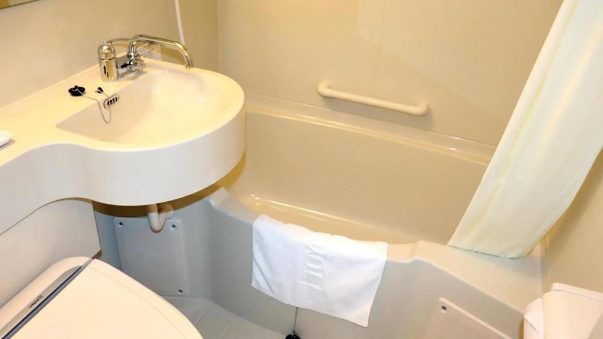 Bathroom in Toyoko Inn Hiroshima-eki Shinkansen-guchi No.2