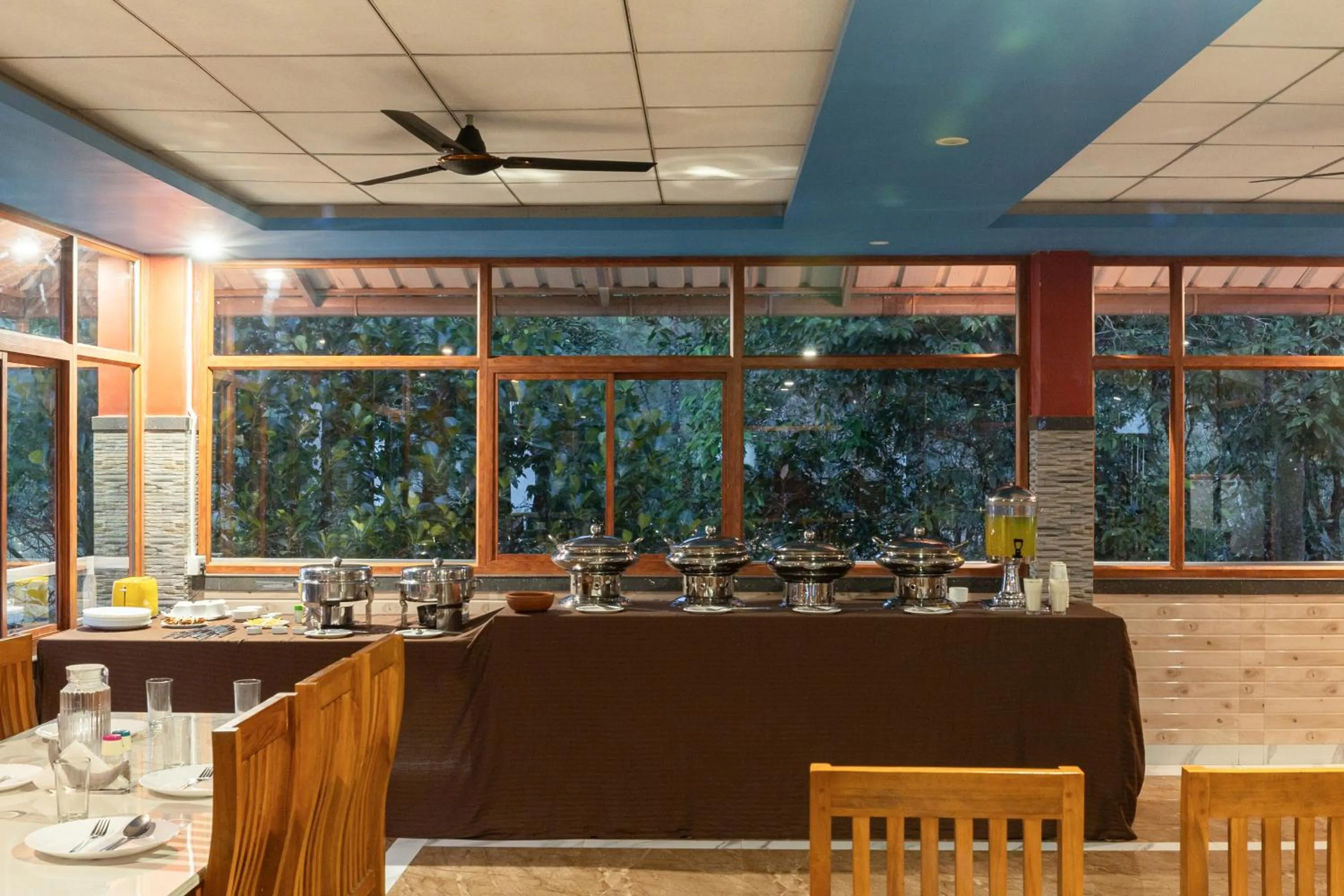 Restaurant/places to eat in Avadale Idukki - Stag Groups Not Allowed