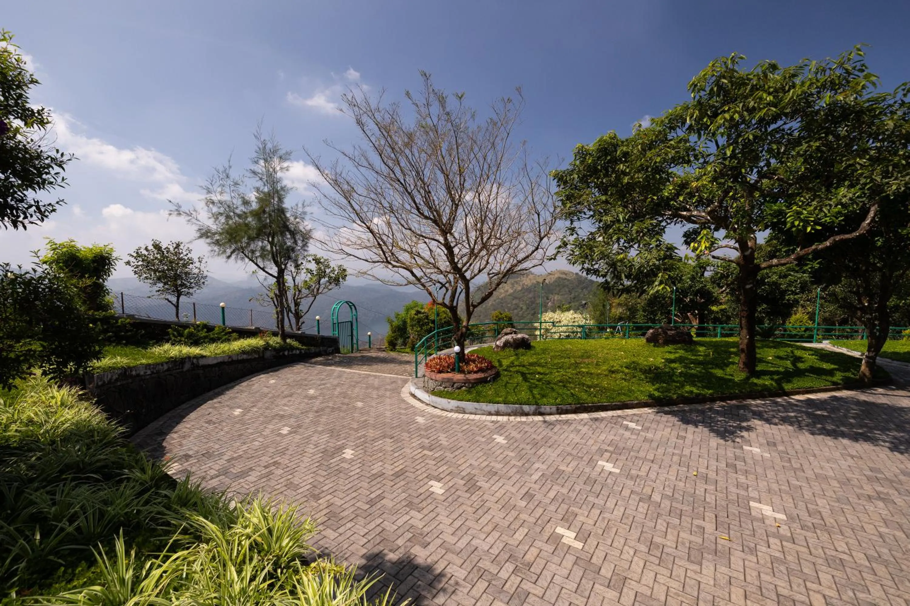 Garden in Avadale Idukki - Stag Groups Not Allowed