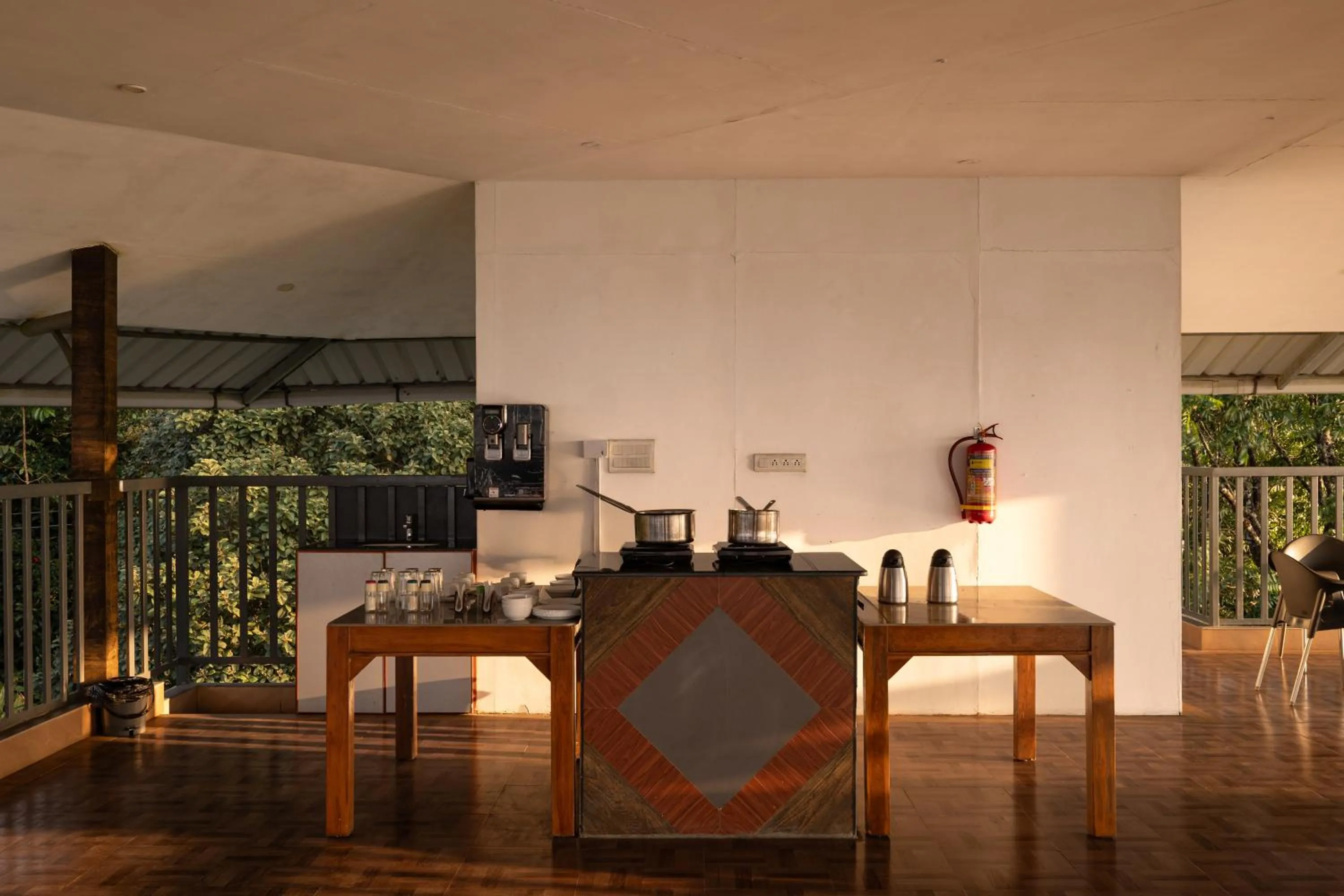 Restaurant/places to eat in Avadale Idukki - Stag Groups Not Allowed