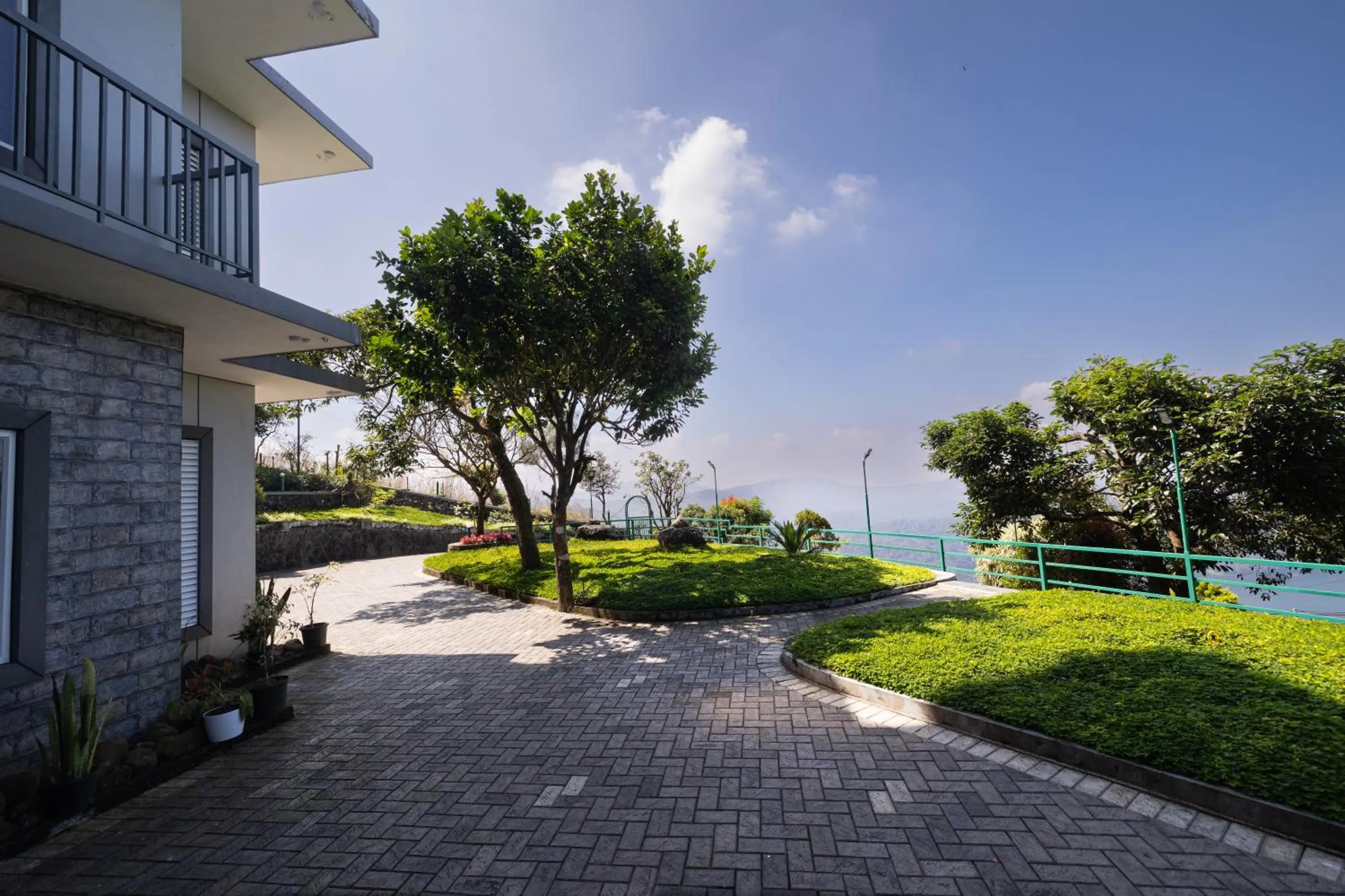 Garden in Avadale Idukki - Stag Groups Not Allowed