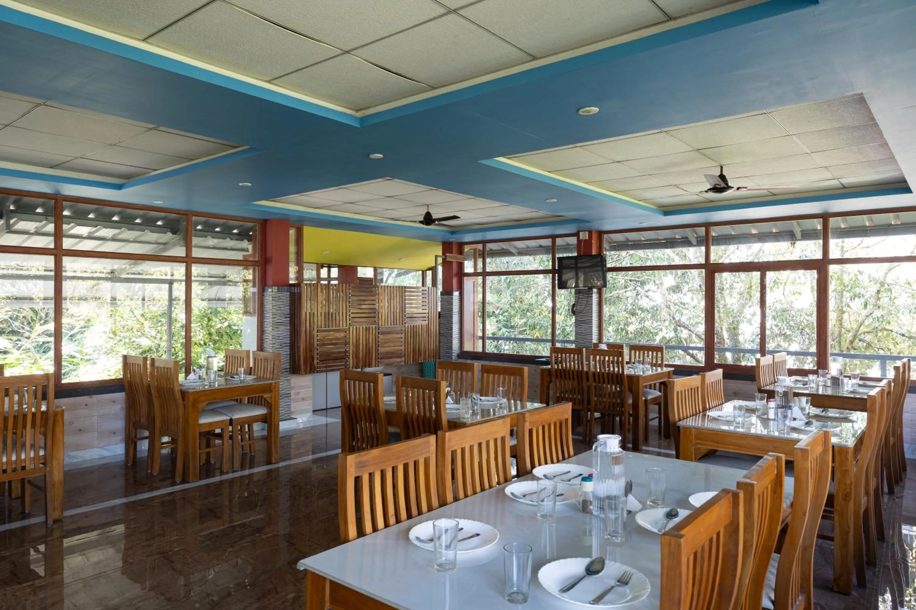 Restaurant/places to eat in Avadale Idukki - Stag Groups Not Allowed