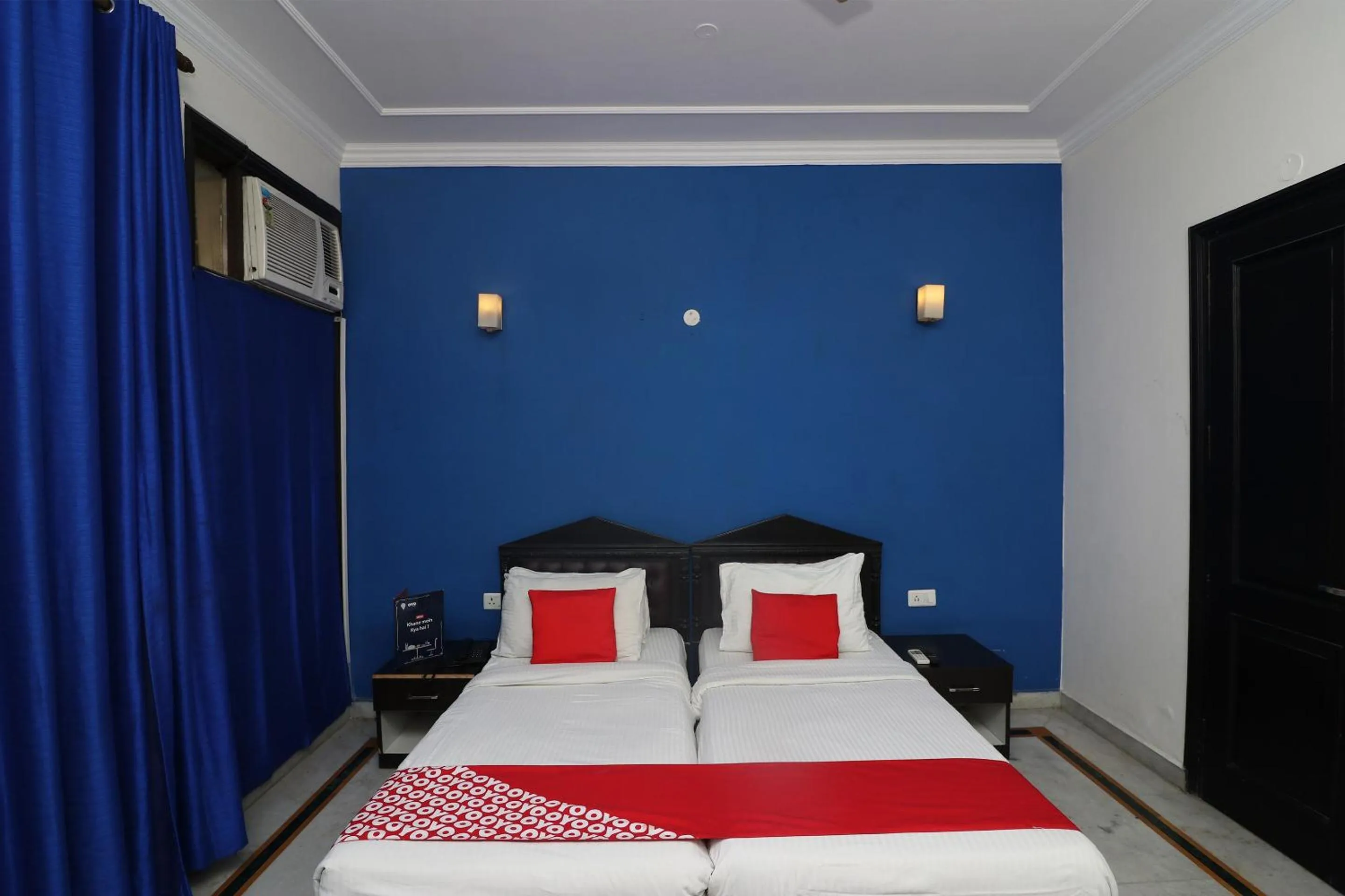 Bedroom, Bed in Hotel O Golden Cafe