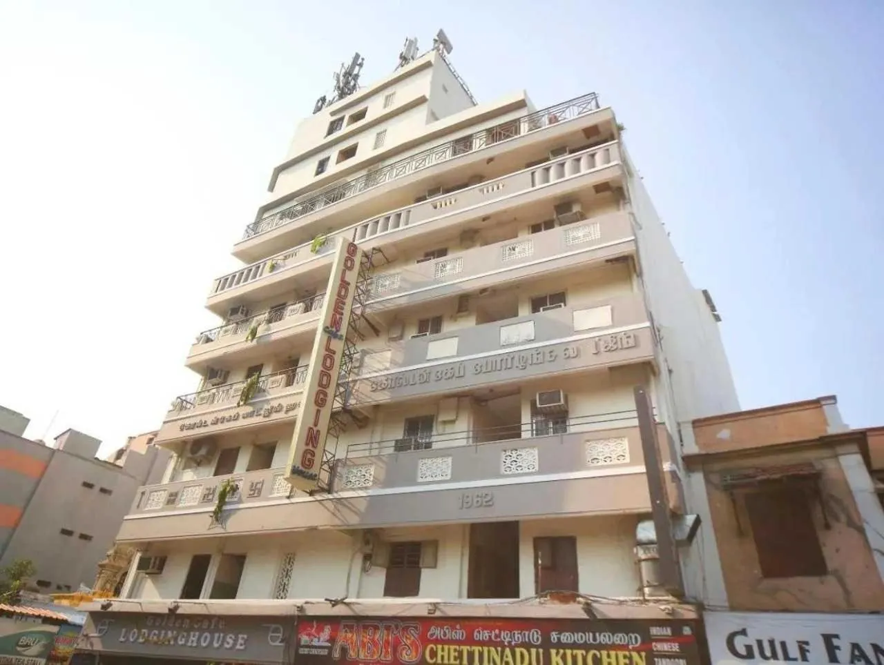 Facade/entrance in Hotel O Golden Cafe