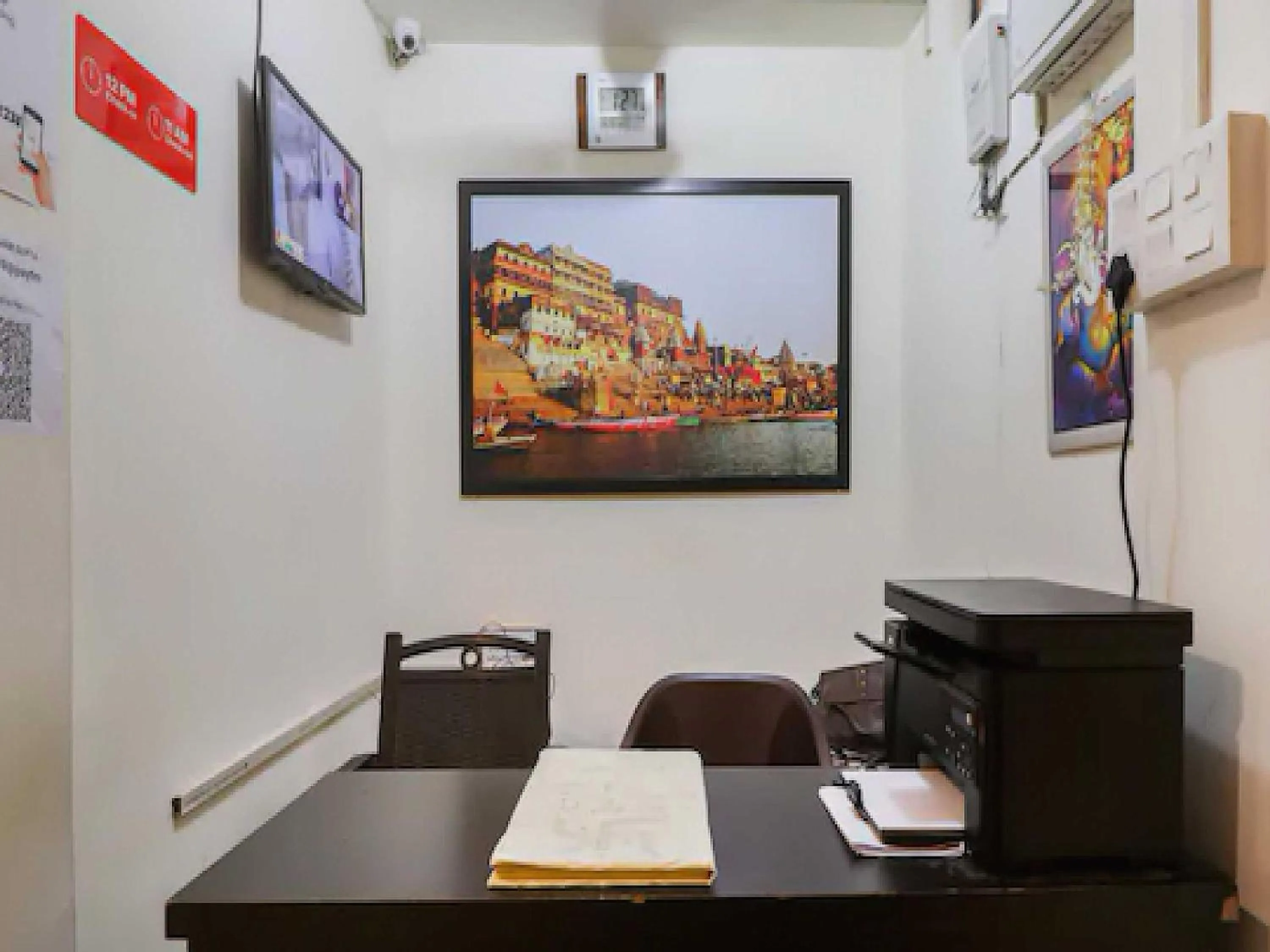 Lobby or reception in Hotel O Golden Cafe