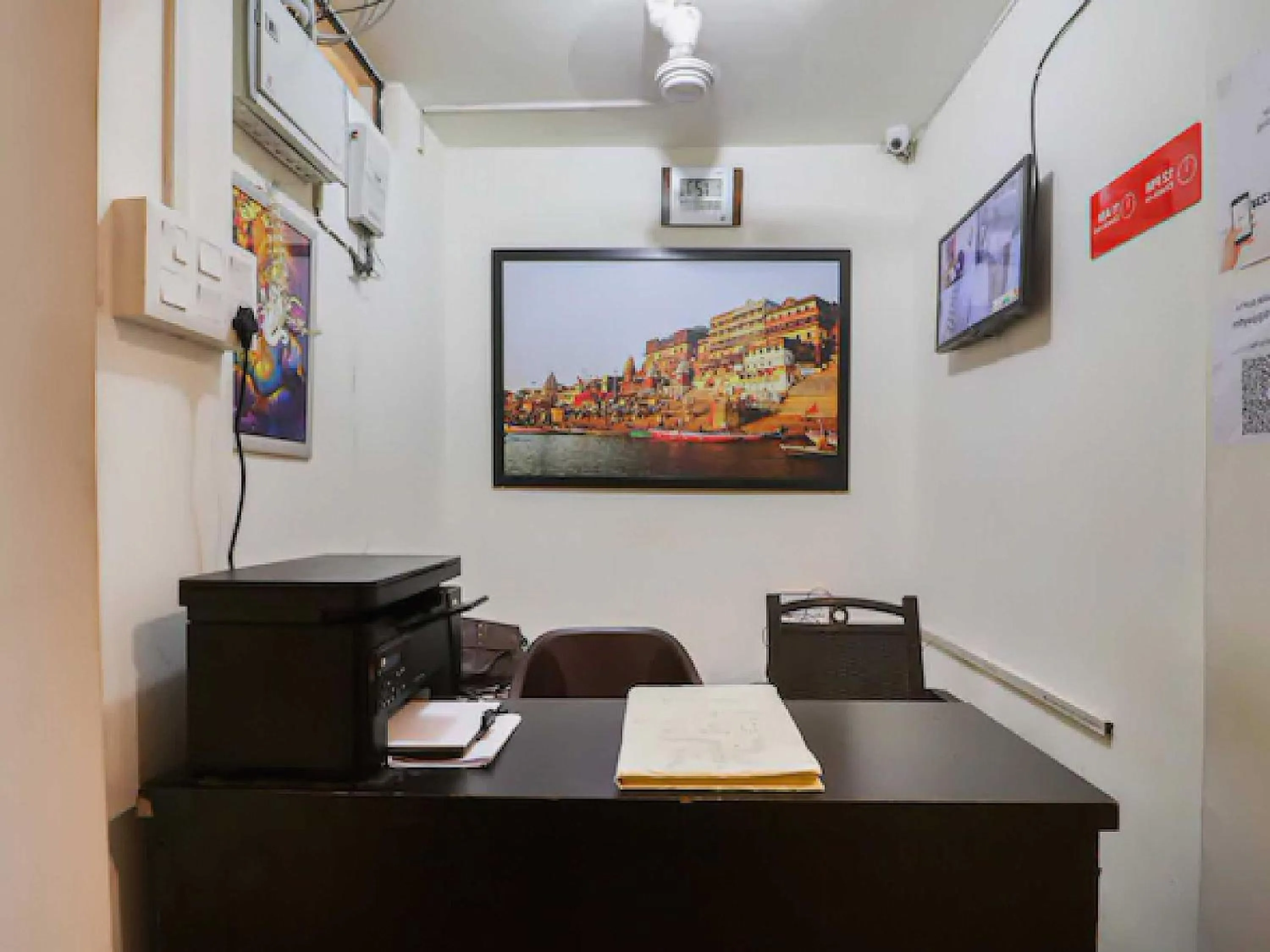 Lobby or reception in Hotel O Golden Cafe