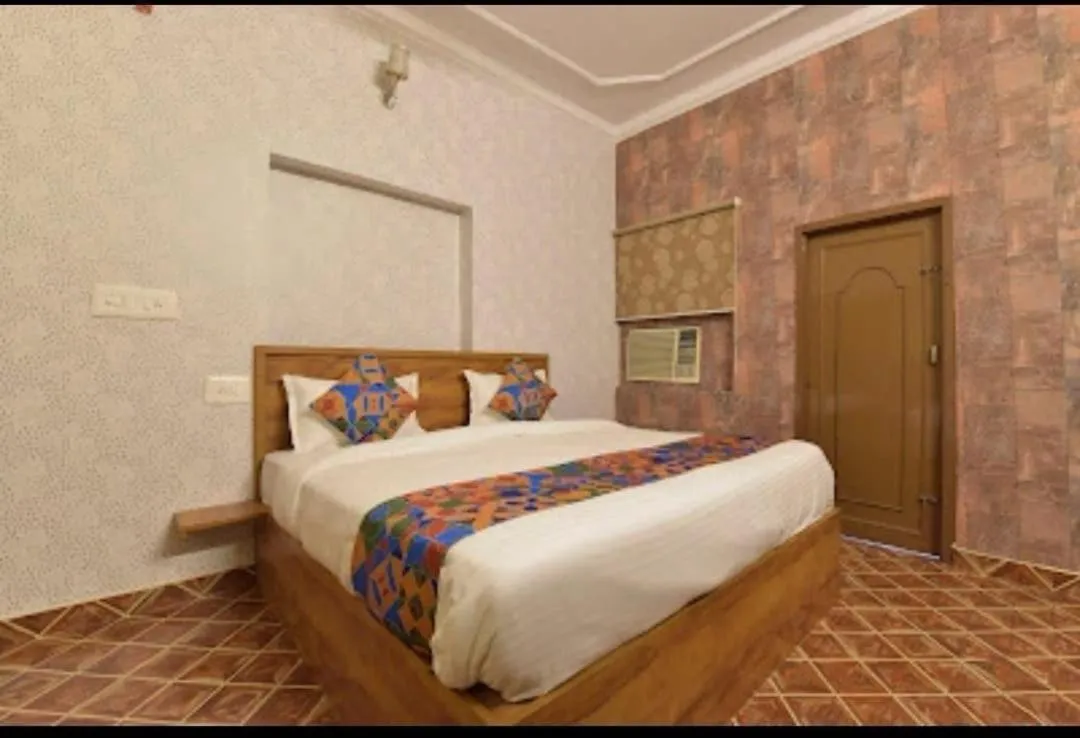 Bedroom in Collection O Rajwada Palace