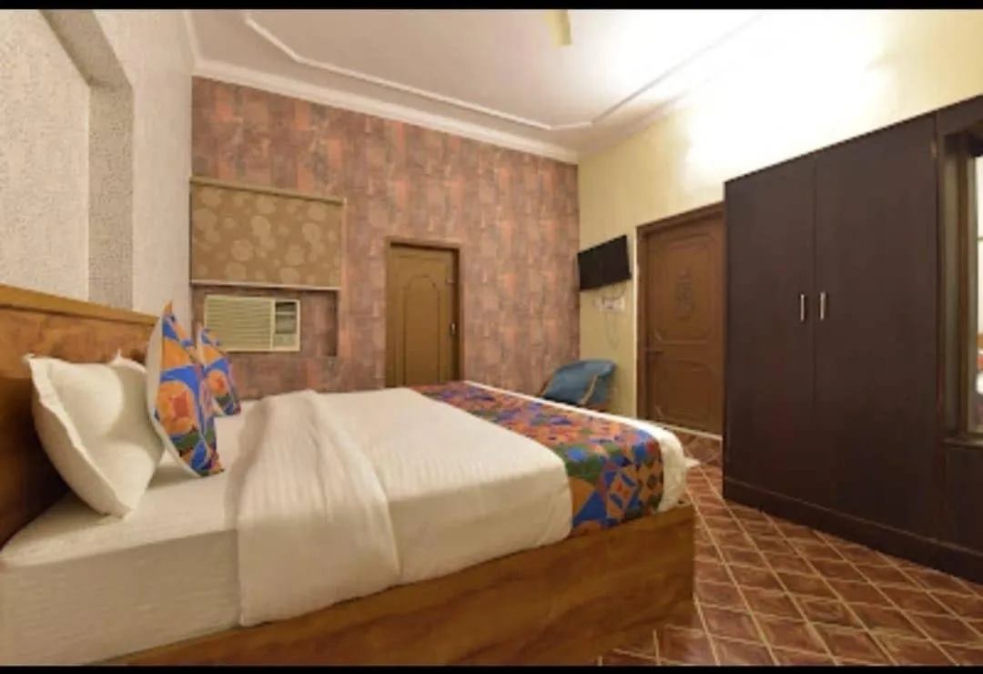 Bedroom in Collection O Rajwada Palace