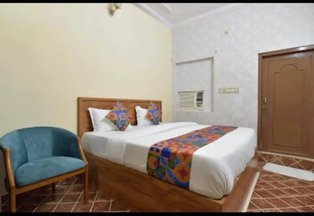 Bedroom in Collection O Rajwada Palace