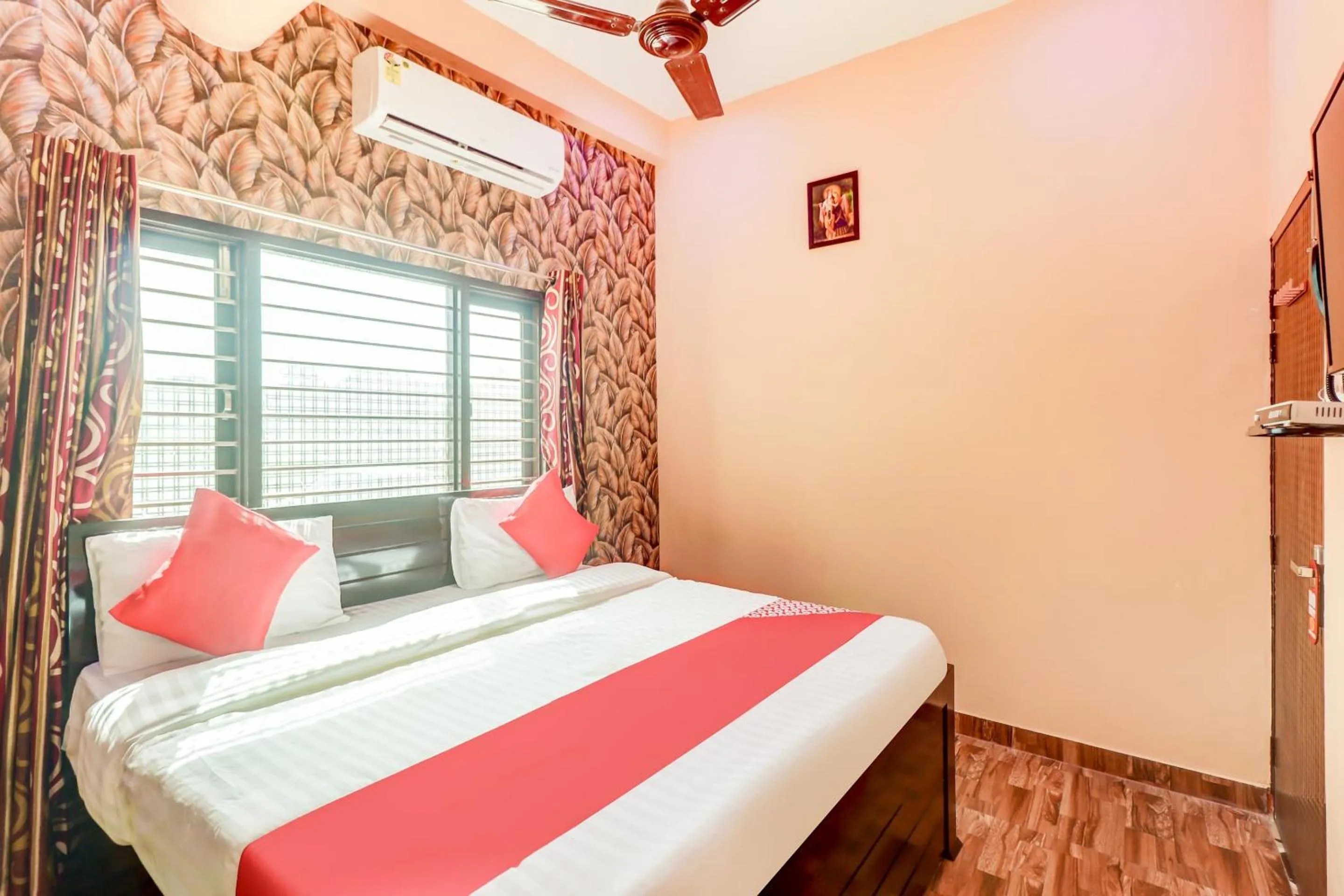 Bedroom, Bed in Hotel O R K RESIDENCY SGPGI