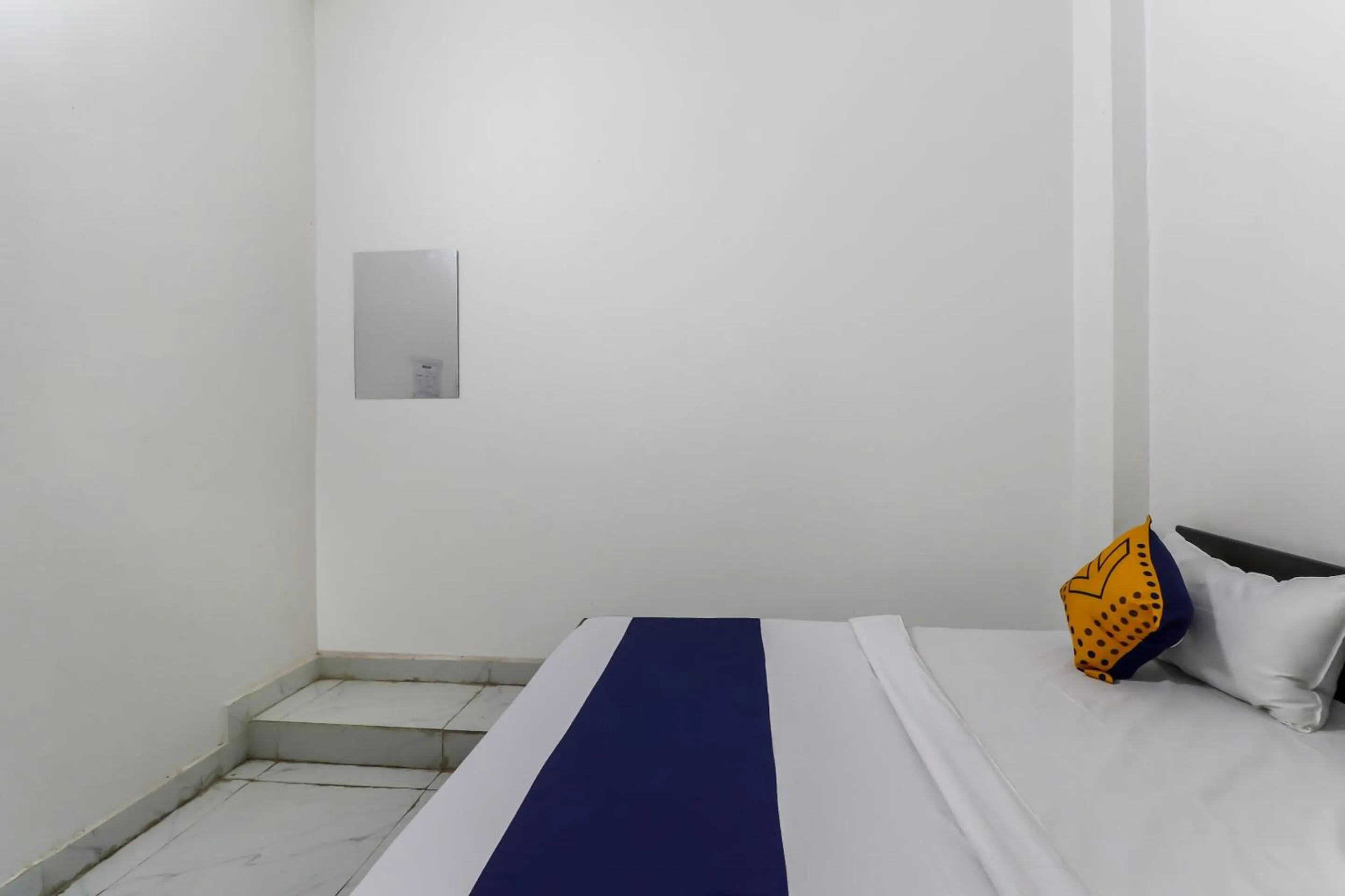 Bedroom, Bed in Hotel O Rajdhani Hotel