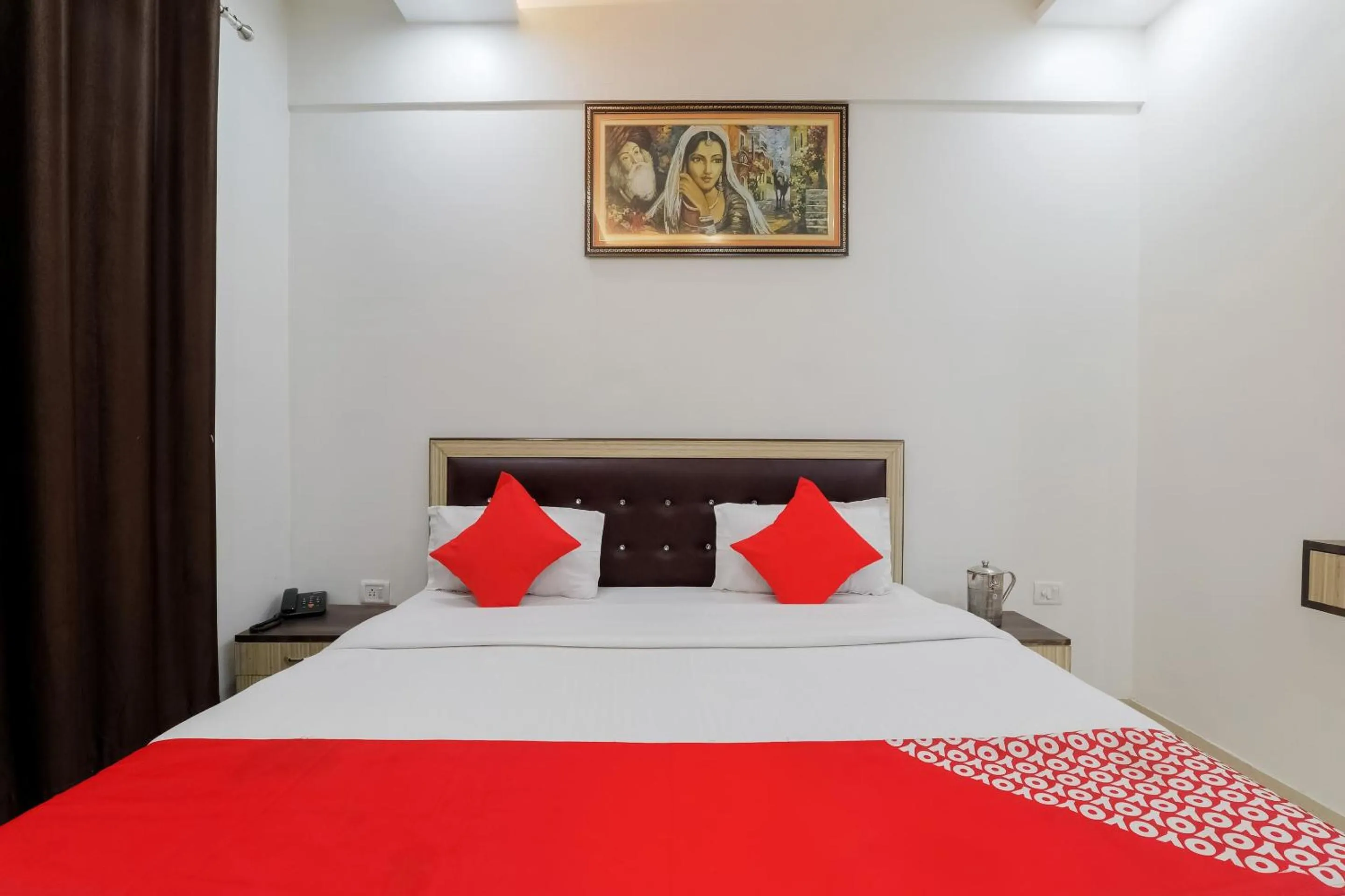 Bedroom, Bed in Hotel O The Maharaja Inn