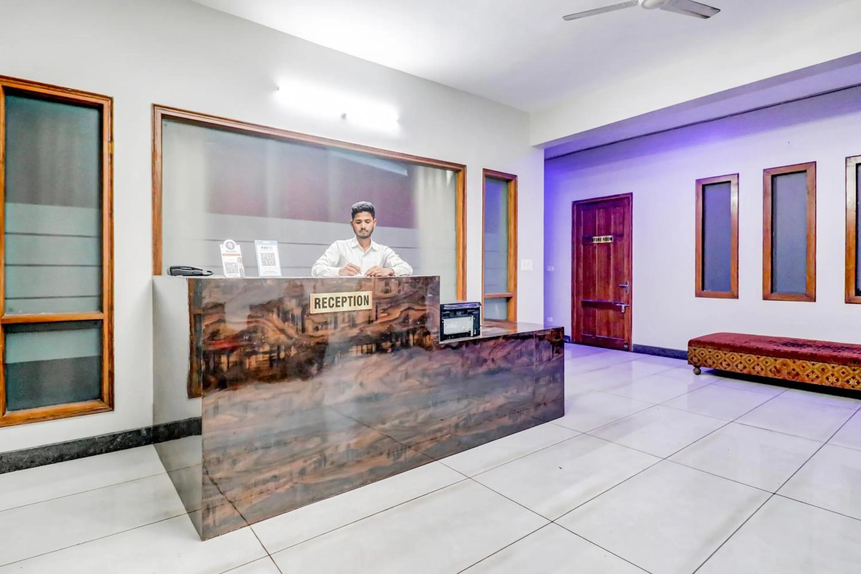 Lobby or reception in Hotel O by OYO Tokyo