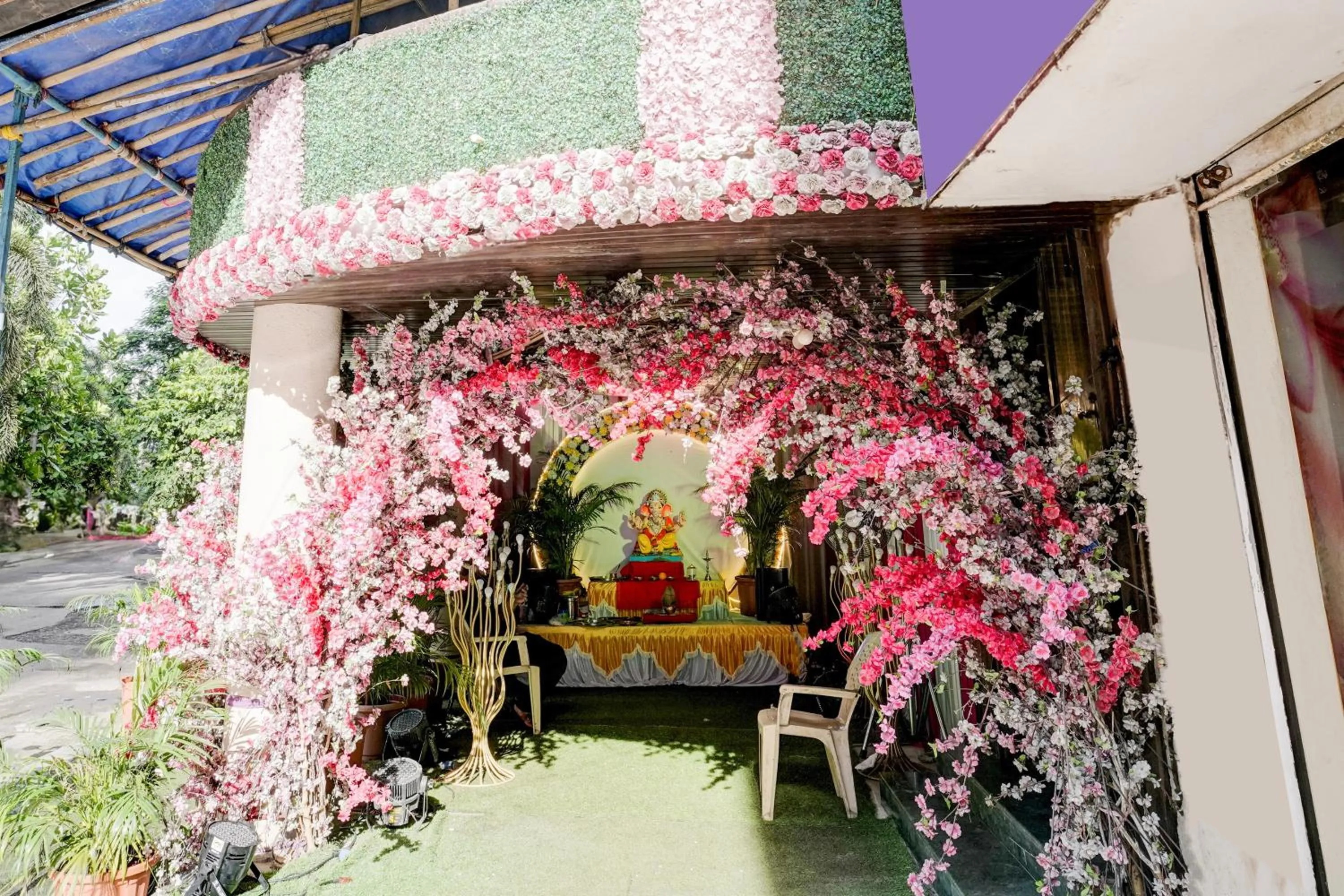 Facade/entrance in Collection O Thane Formerly Dove Residency