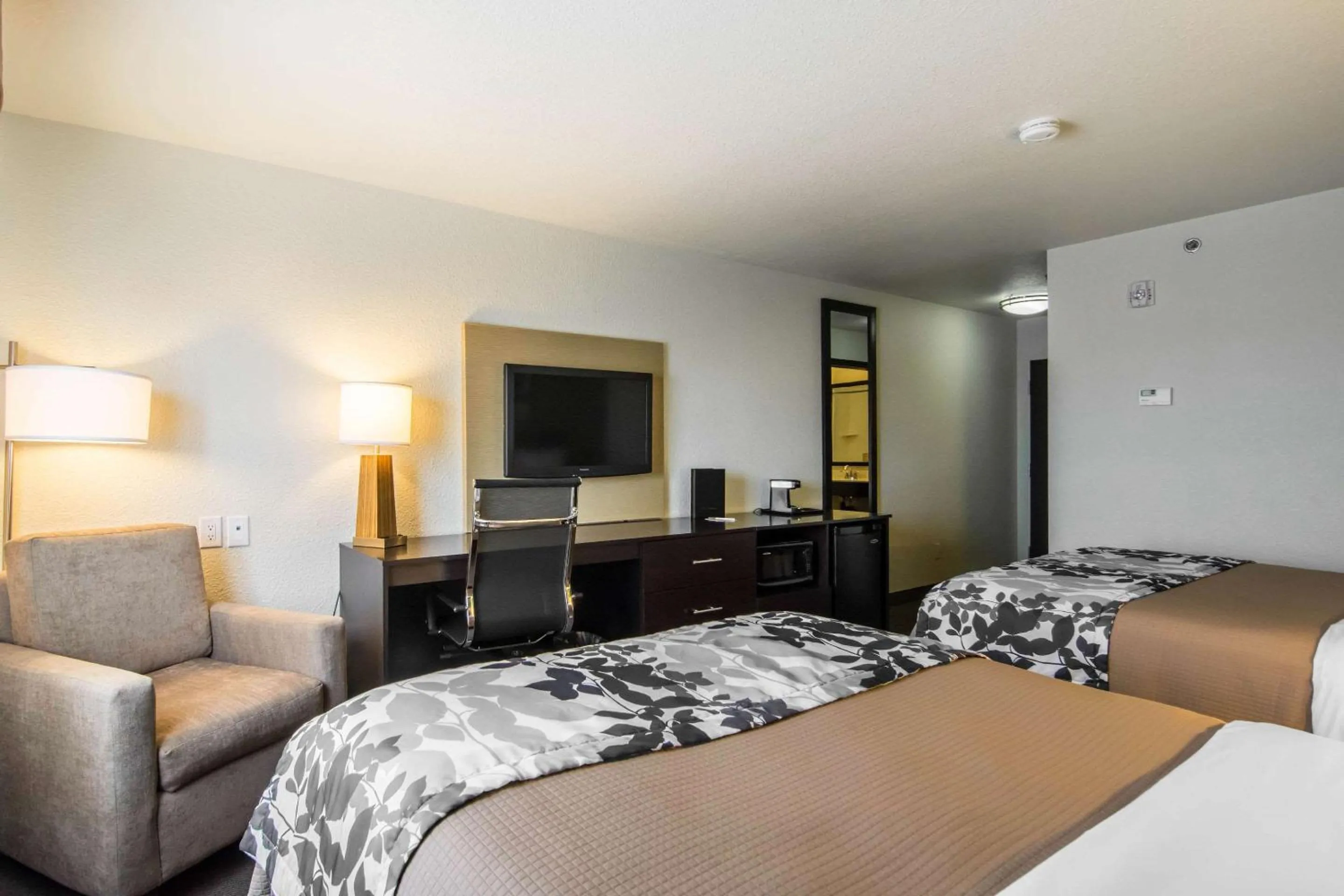 Bedroom, Bed in Sleep Inn Regina East