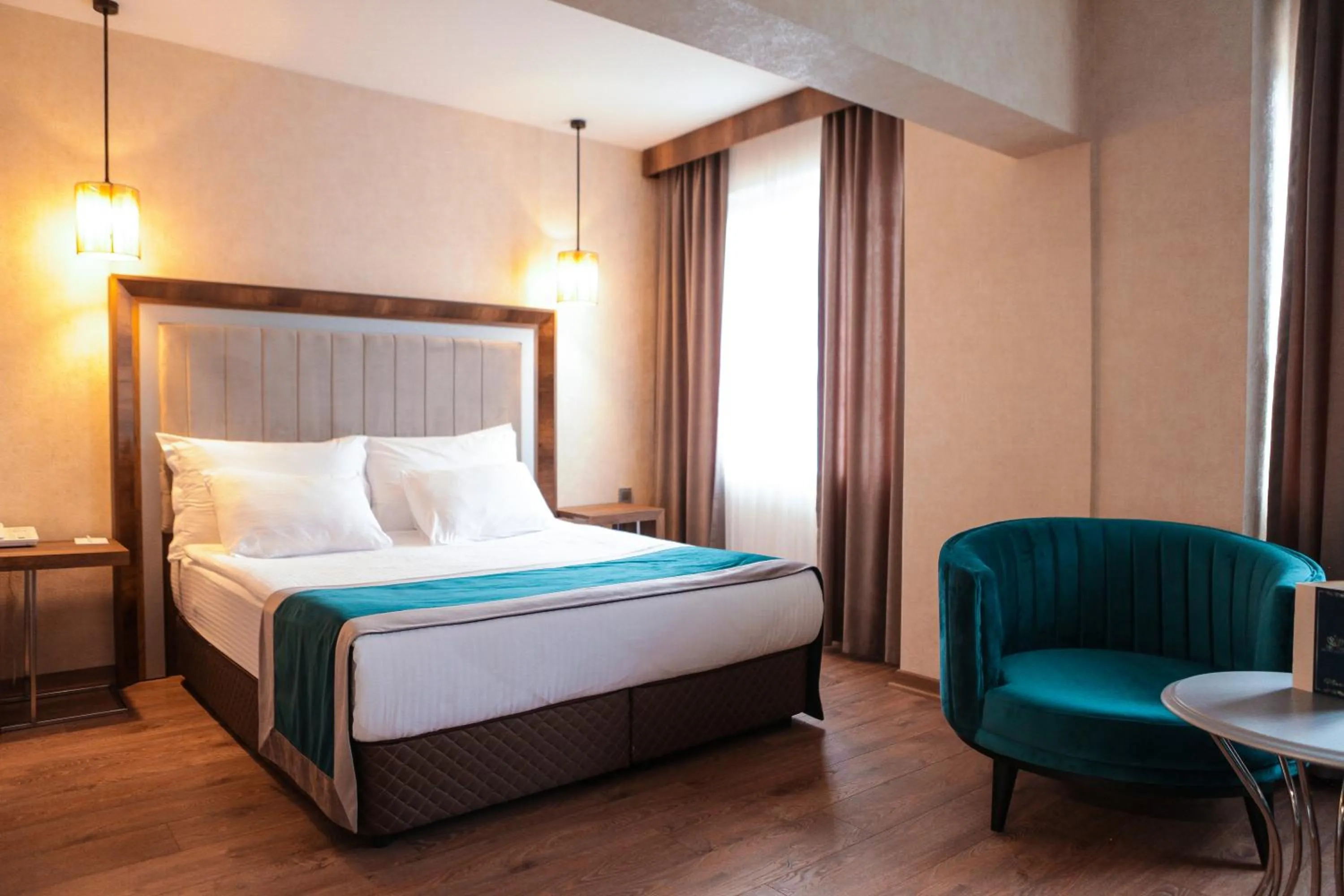 Massage, Bed in The Life Hotel & Spa