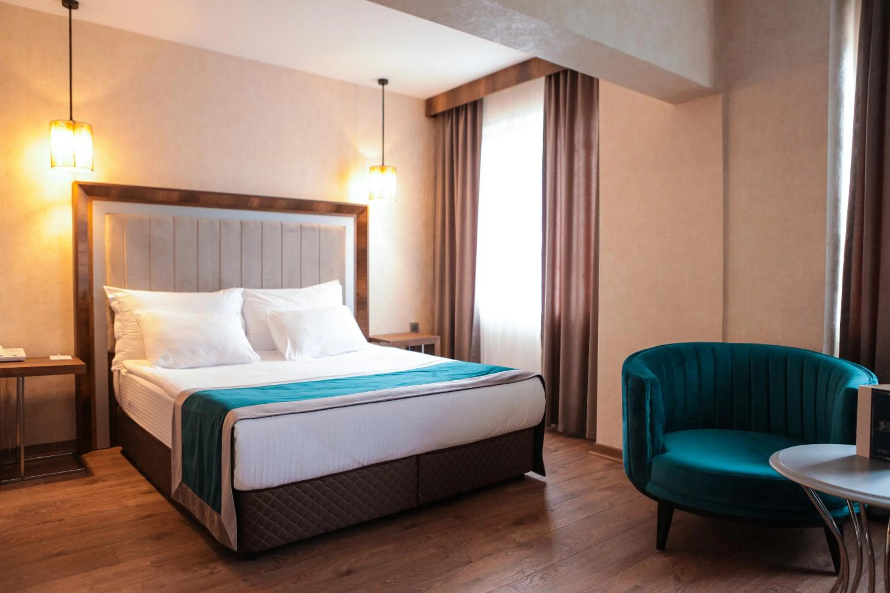 Massage, Bed in The Life Hotel & Spa