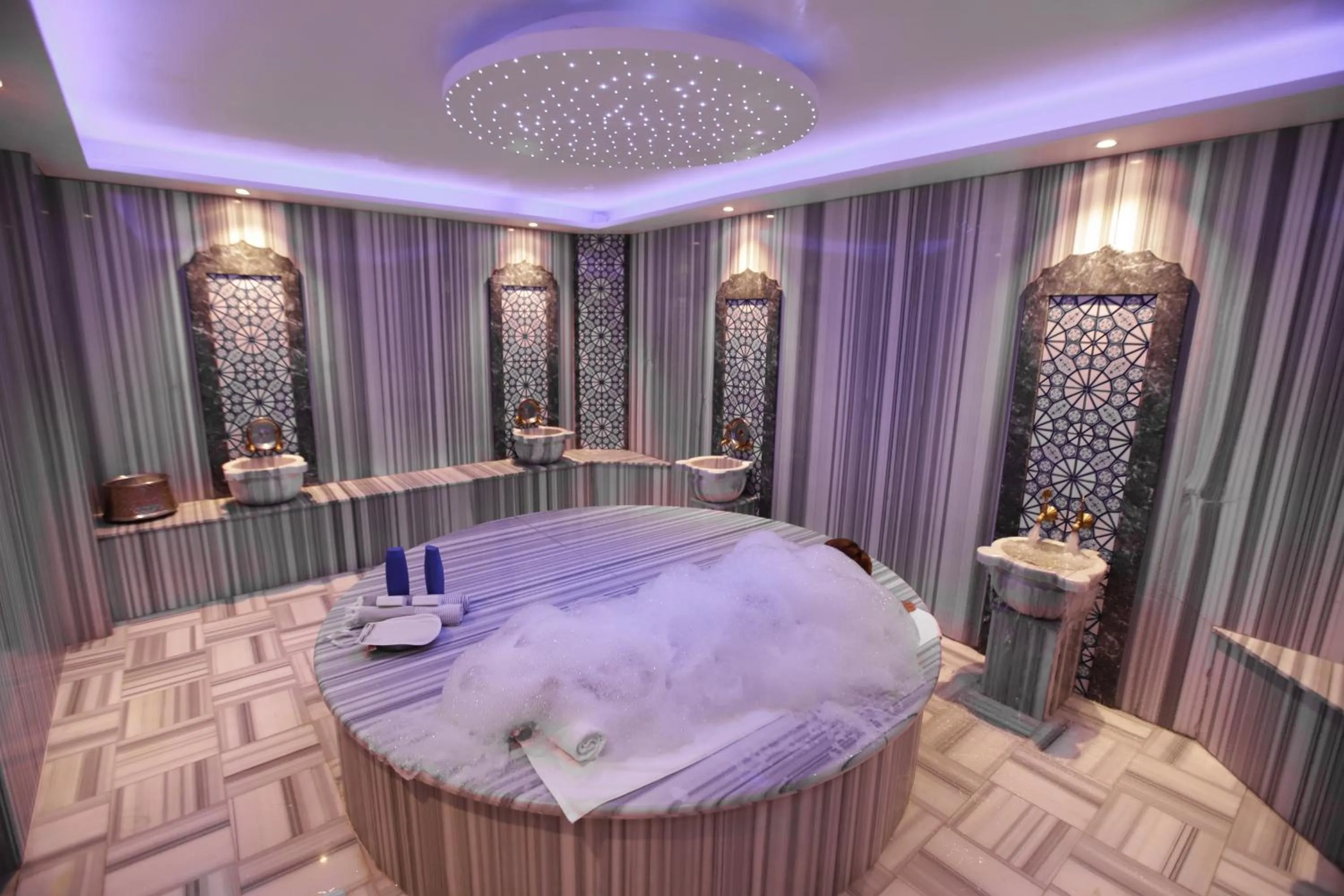 Public Bath in The Life Hotel & Spa